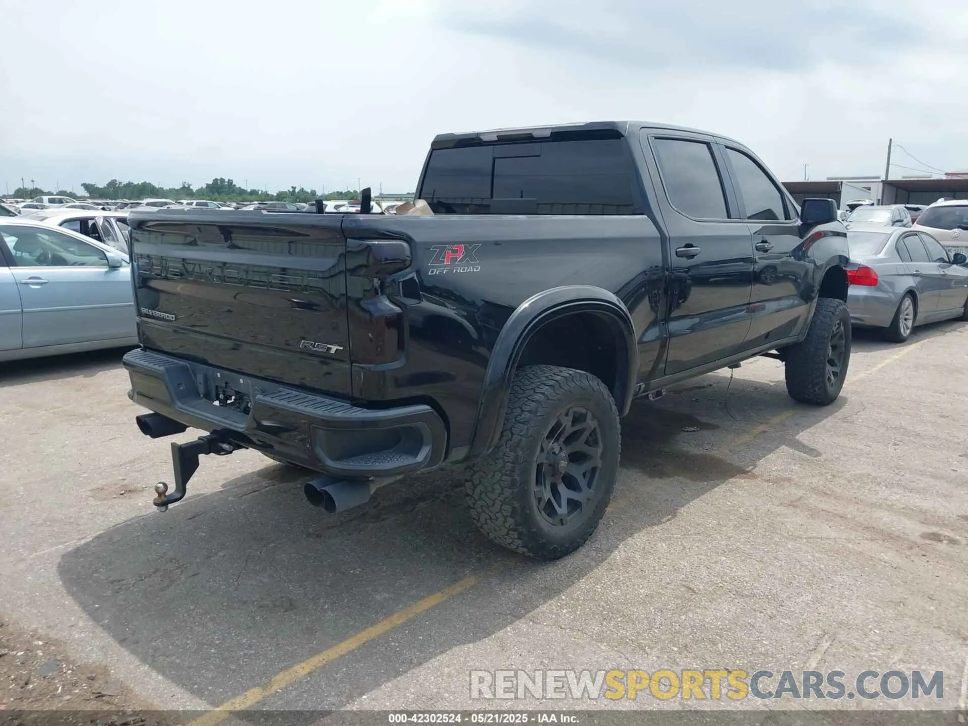 4 fotografías del automóvil dañado 1GCUYEED2MZ182286 CHEVROLET SILVERADO 1500 2021