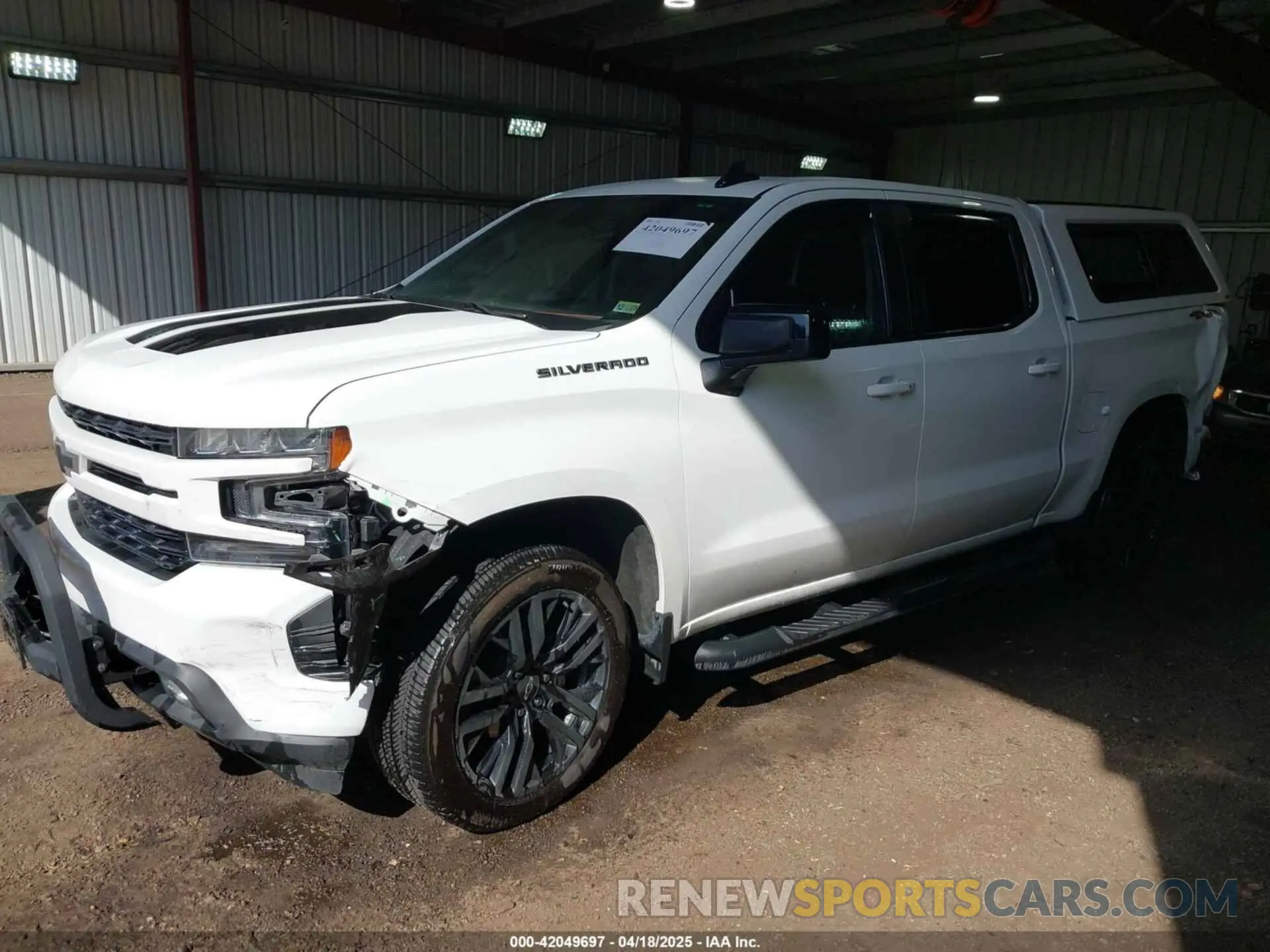 2 fotografías del automóvil dañado 1GCUYEED7MZ367000 CHEVROLET SILVERADO 1500 2021