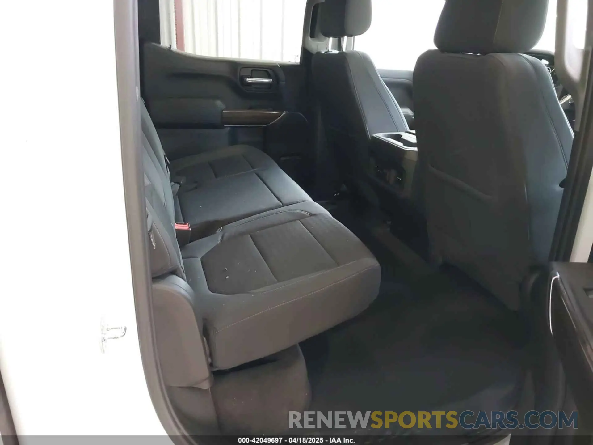 8 fotografías del automóvil dañado 1GCUYEED7MZ367000 CHEVROLET SILVERADO 1500 2021