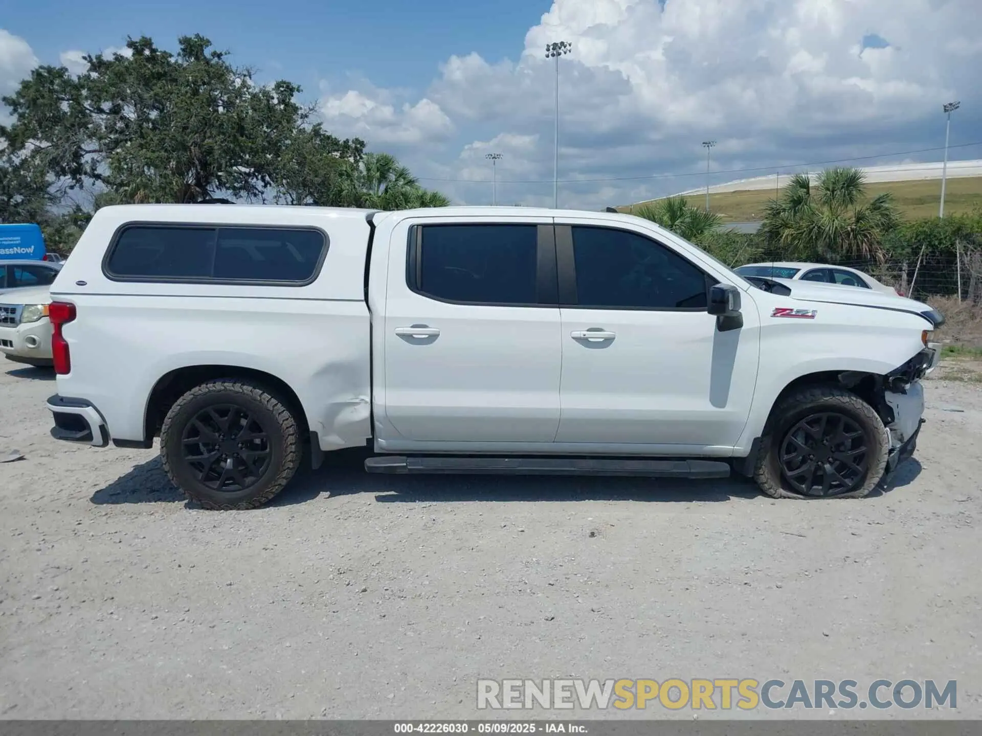 13 fotografías del automóvil dañado 1GCUYEED8MZ109150 CHEVROLET SILVERADO 1500 2021