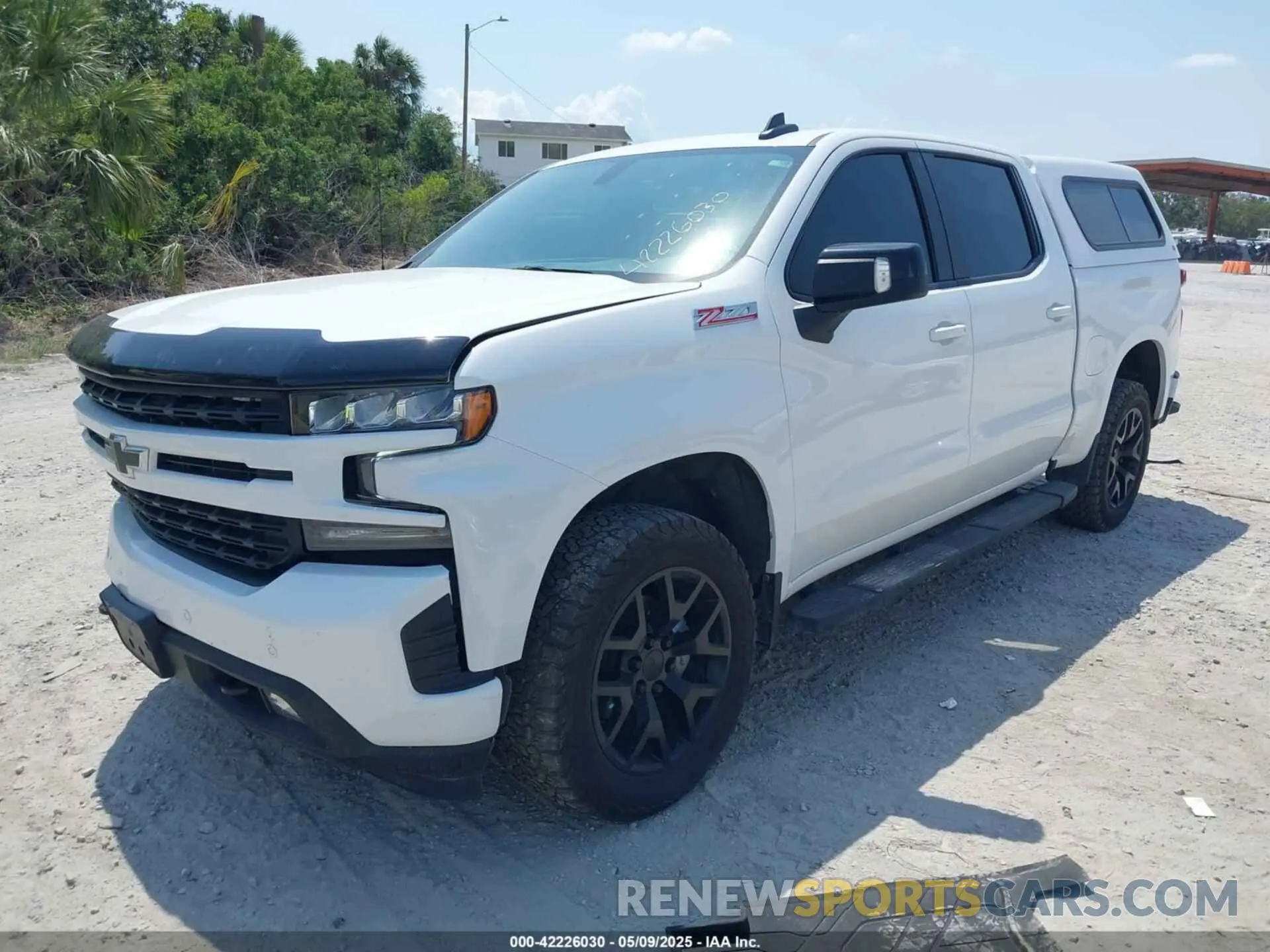 2 fotografías del automóvil dañado 1GCUYEED8MZ109150 CHEVROLET SILVERADO 1500 2021