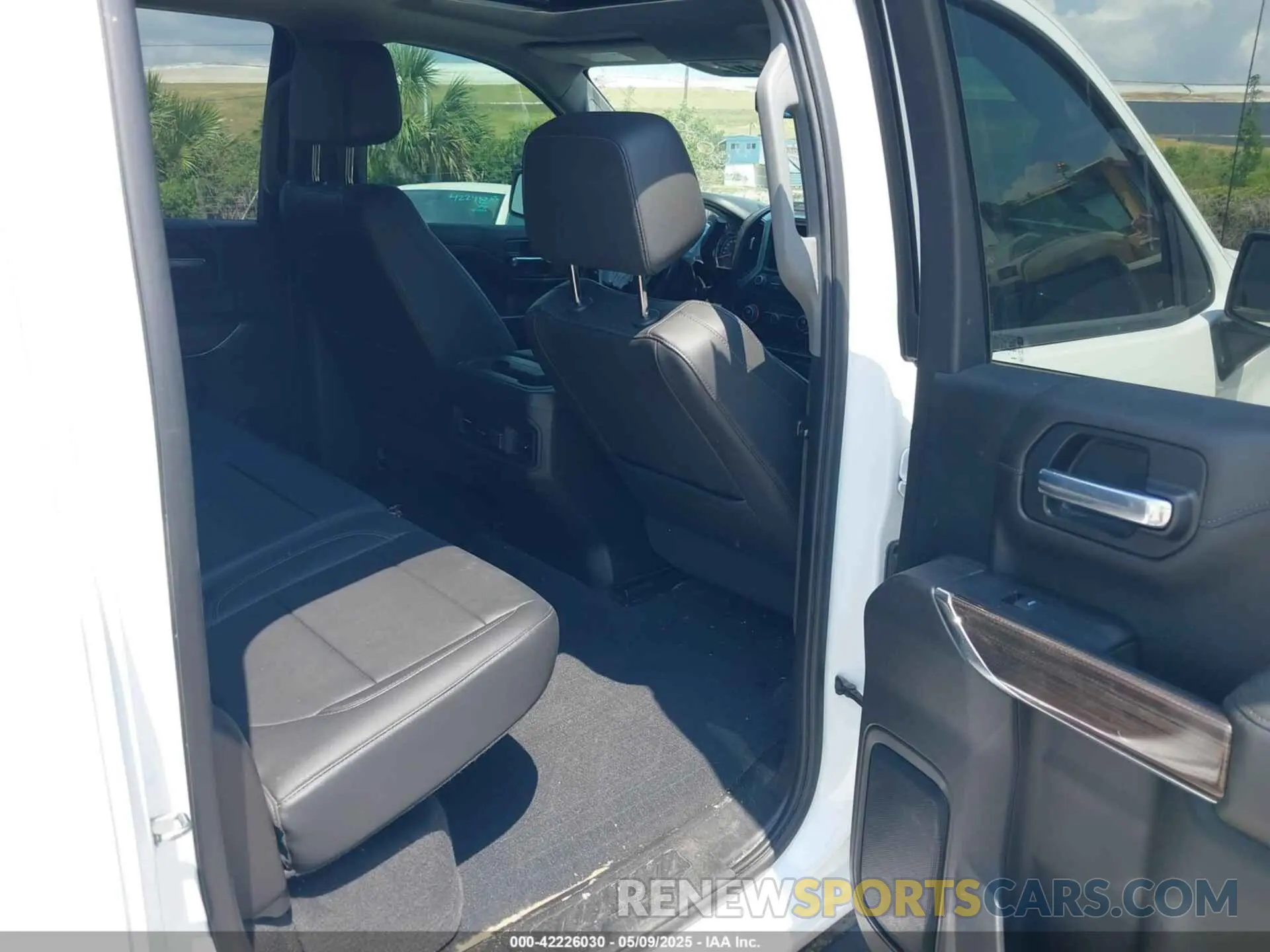 8 fotografías del automóvil dañado 1GCUYEED8MZ109150 CHEVROLET SILVERADO 1500 2021