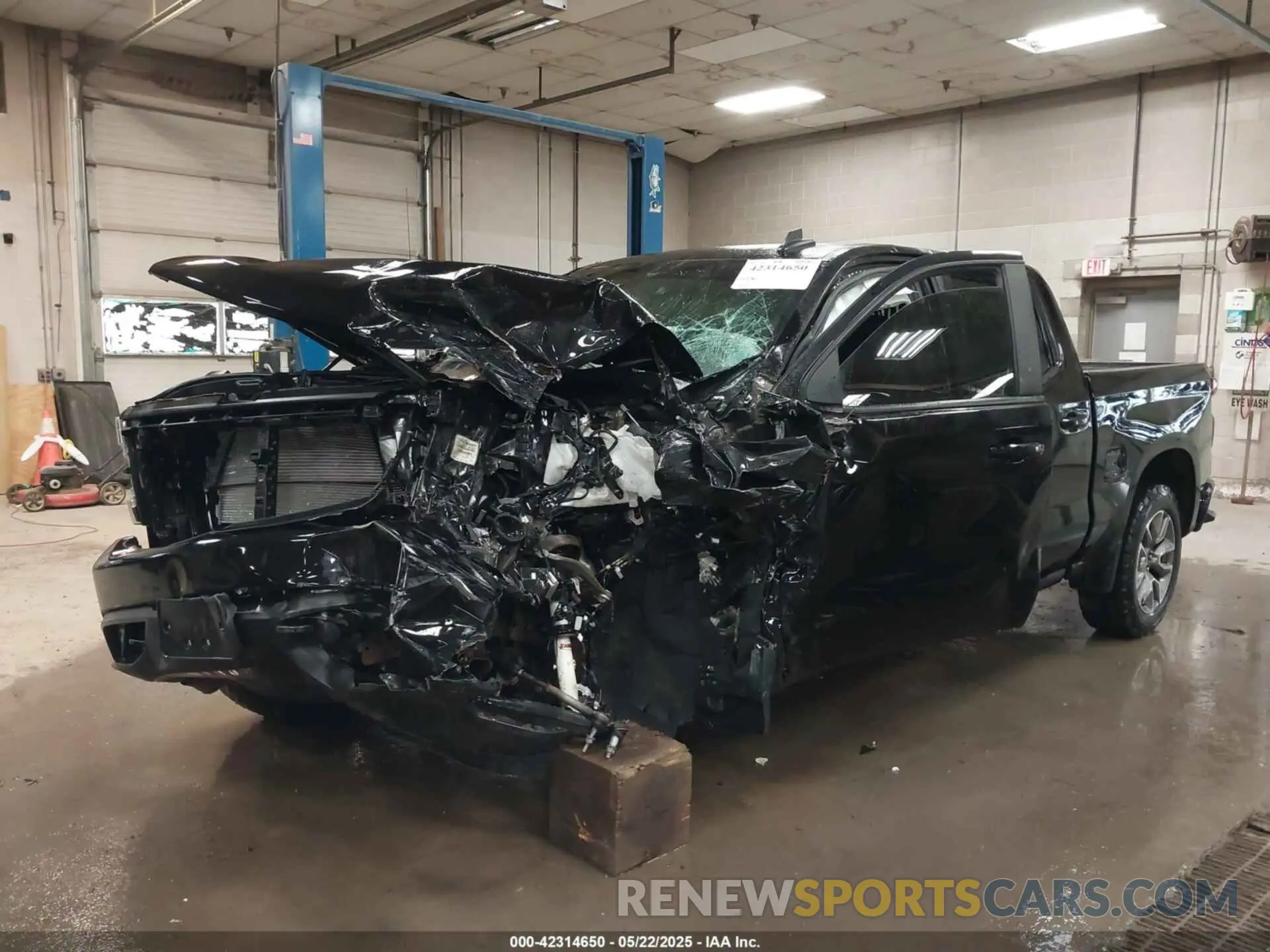 2 fotografías del automóvil dañado 1GCUYEED8MZ434820 CHEVROLET SILVERADO 1500 2021