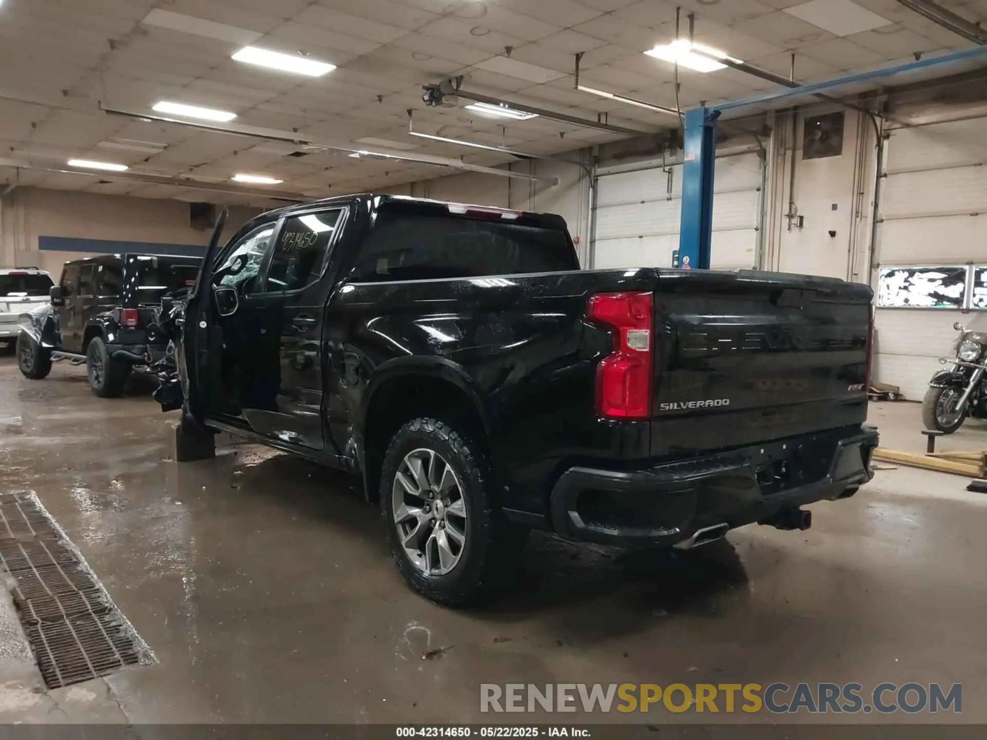 3 fotografías del automóvil dañado 1GCUYEED8MZ434820 CHEVROLET SILVERADO 1500 2021