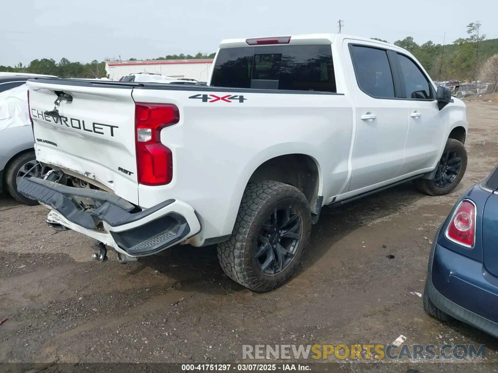 4 fotografías del automóvil dañado 1GCUYEEDXMZ115466 CHEVROLET SILVERADO 1500 2021