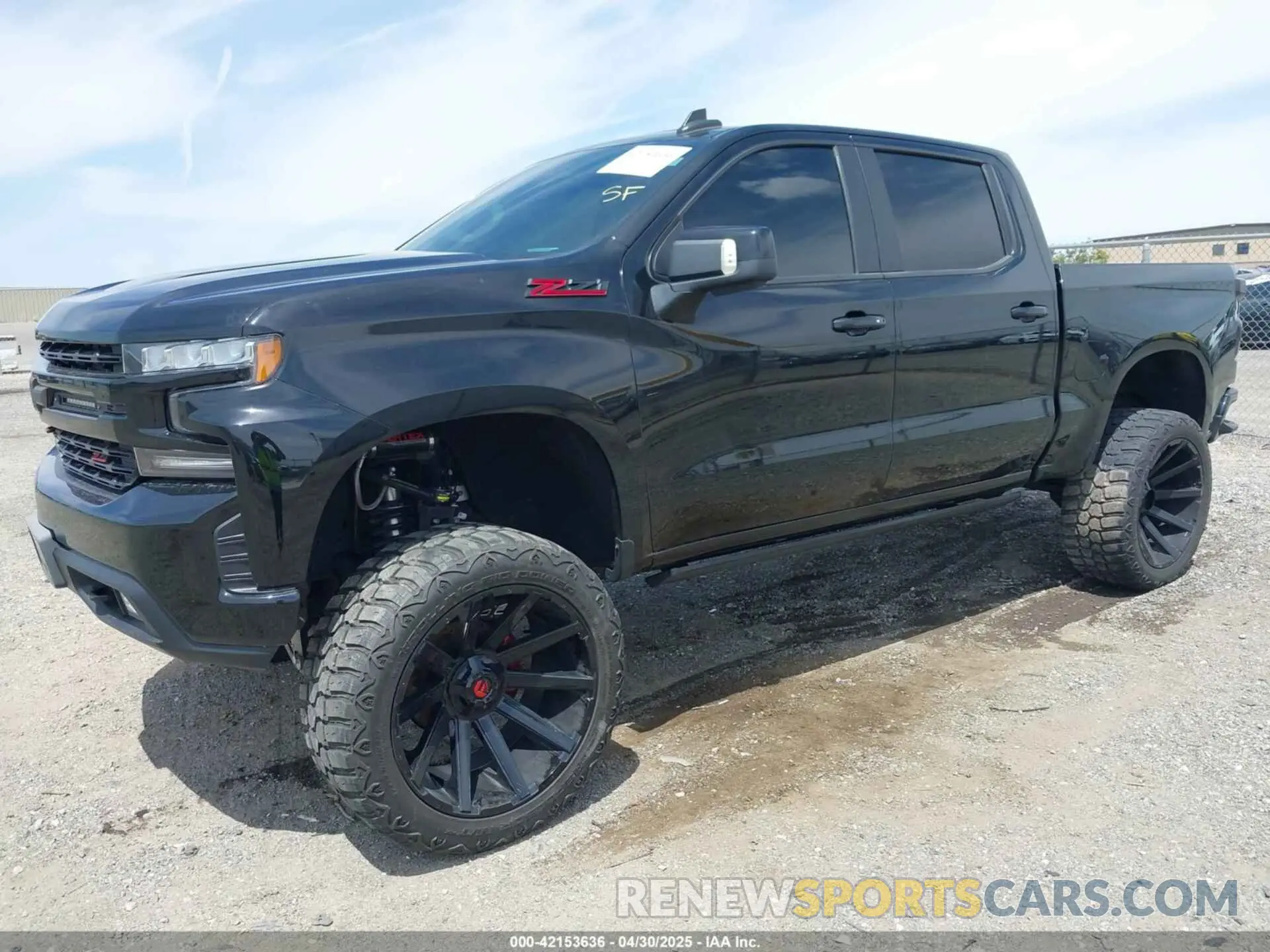 2 fotografías del automóvil dañado 1GCUYEEL8MZ376540 CHEVROLET SILVERADO 1500 2021