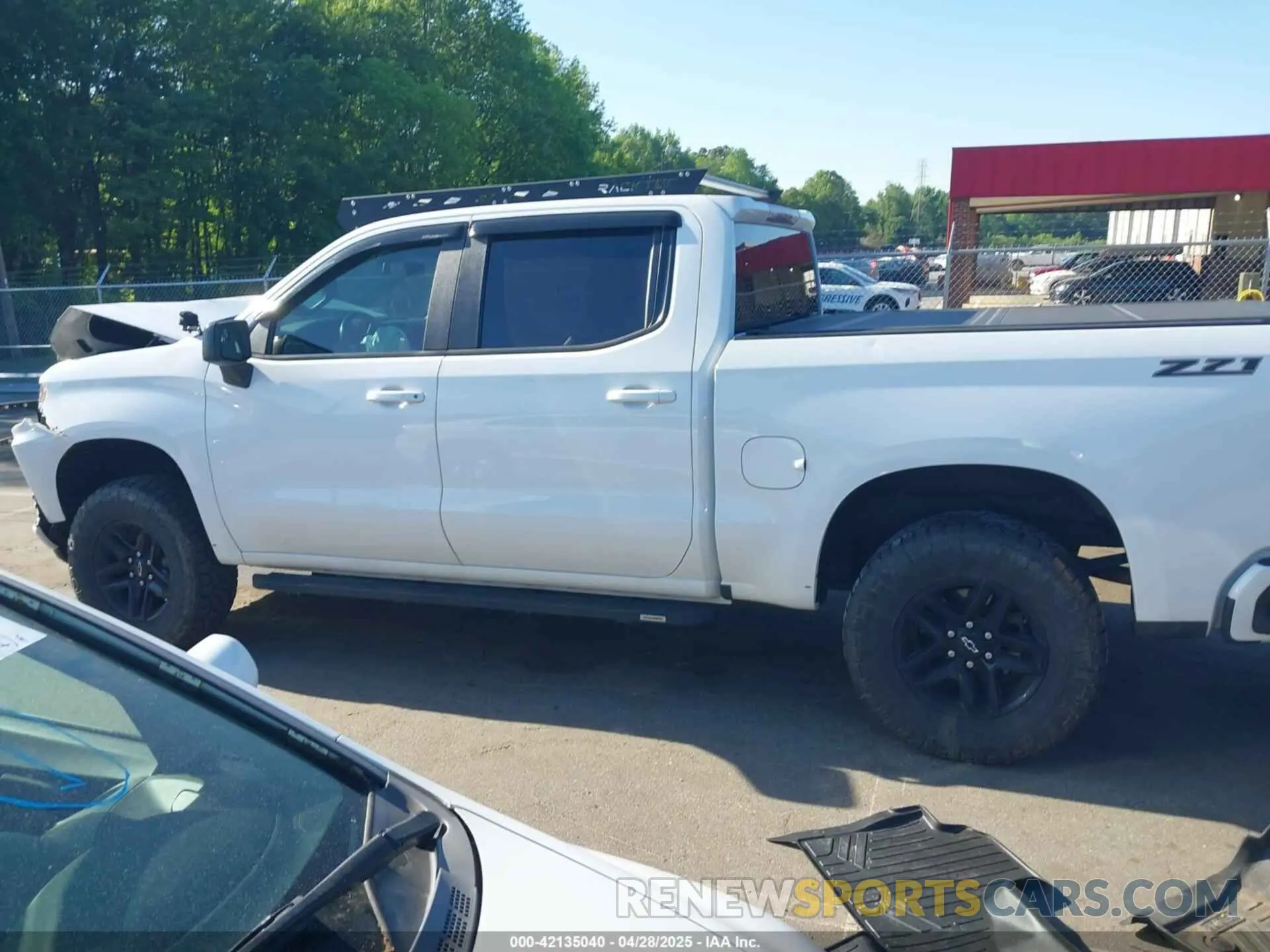 15 fotografías del automóvil dañado 1GCUYEEL8MZ421055 CHEVROLET SILVERADO 1500 2021