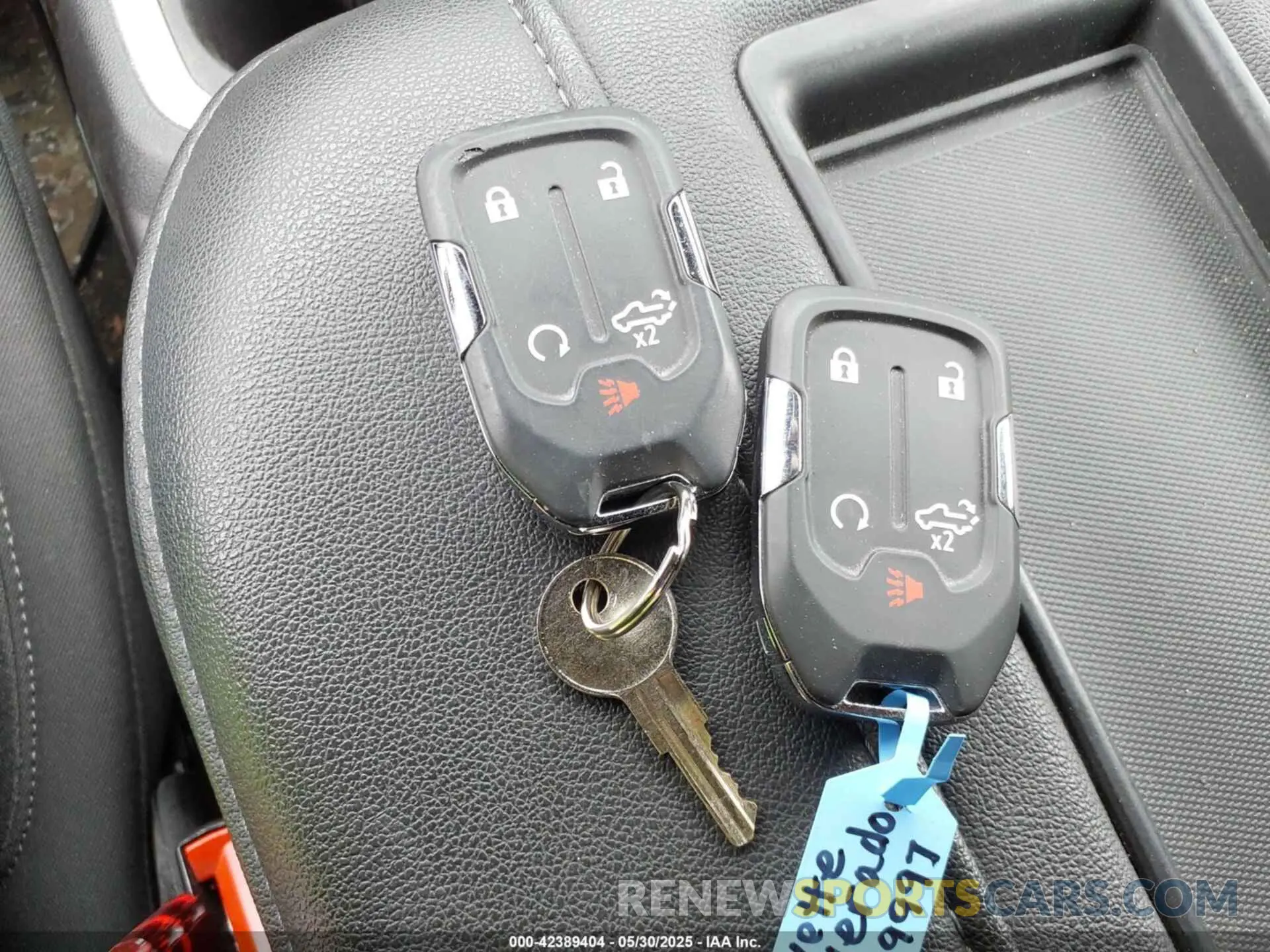 11 fotografías del automóvil dañado 1GCUYEET1MZ355223 CHEVROLET SILVERADO 1500 2021