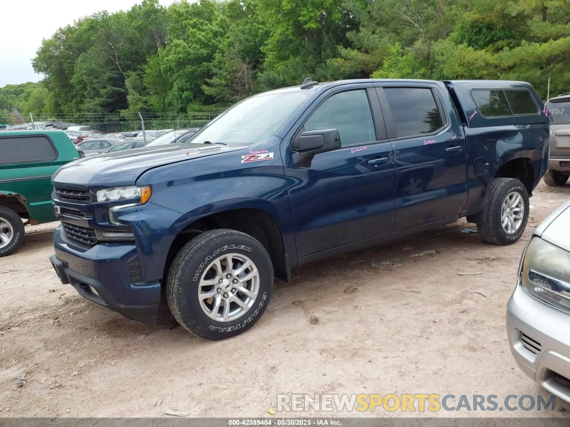 2 fotografías del automóvil dañado 1GCUYEET1MZ355223 CHEVROLET SILVERADO 1500 2021