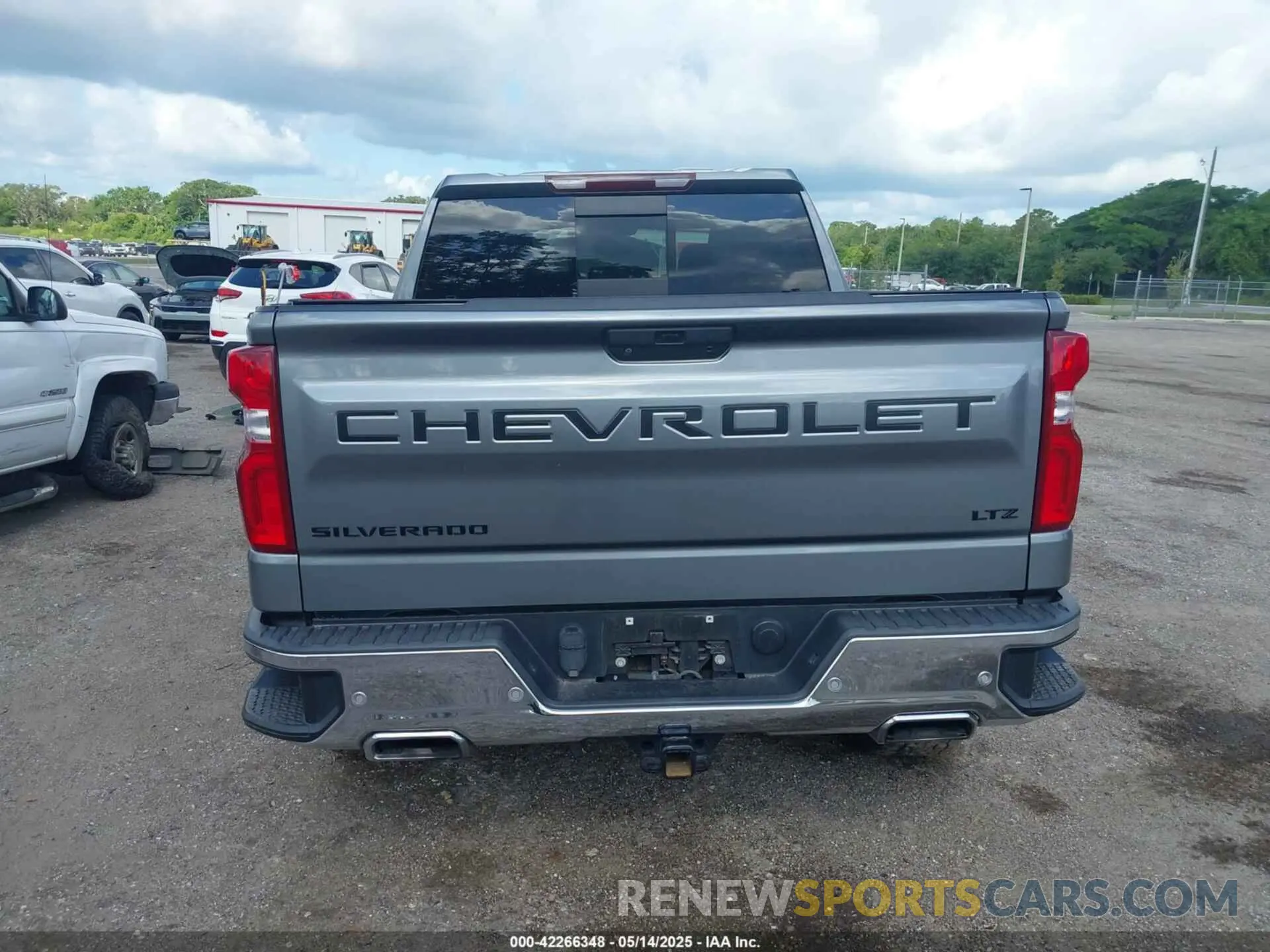 16 fotografías del automóvil dañado 1GCUYGED1MZ200112 CHEVROLET SILVERADO 1500 2021