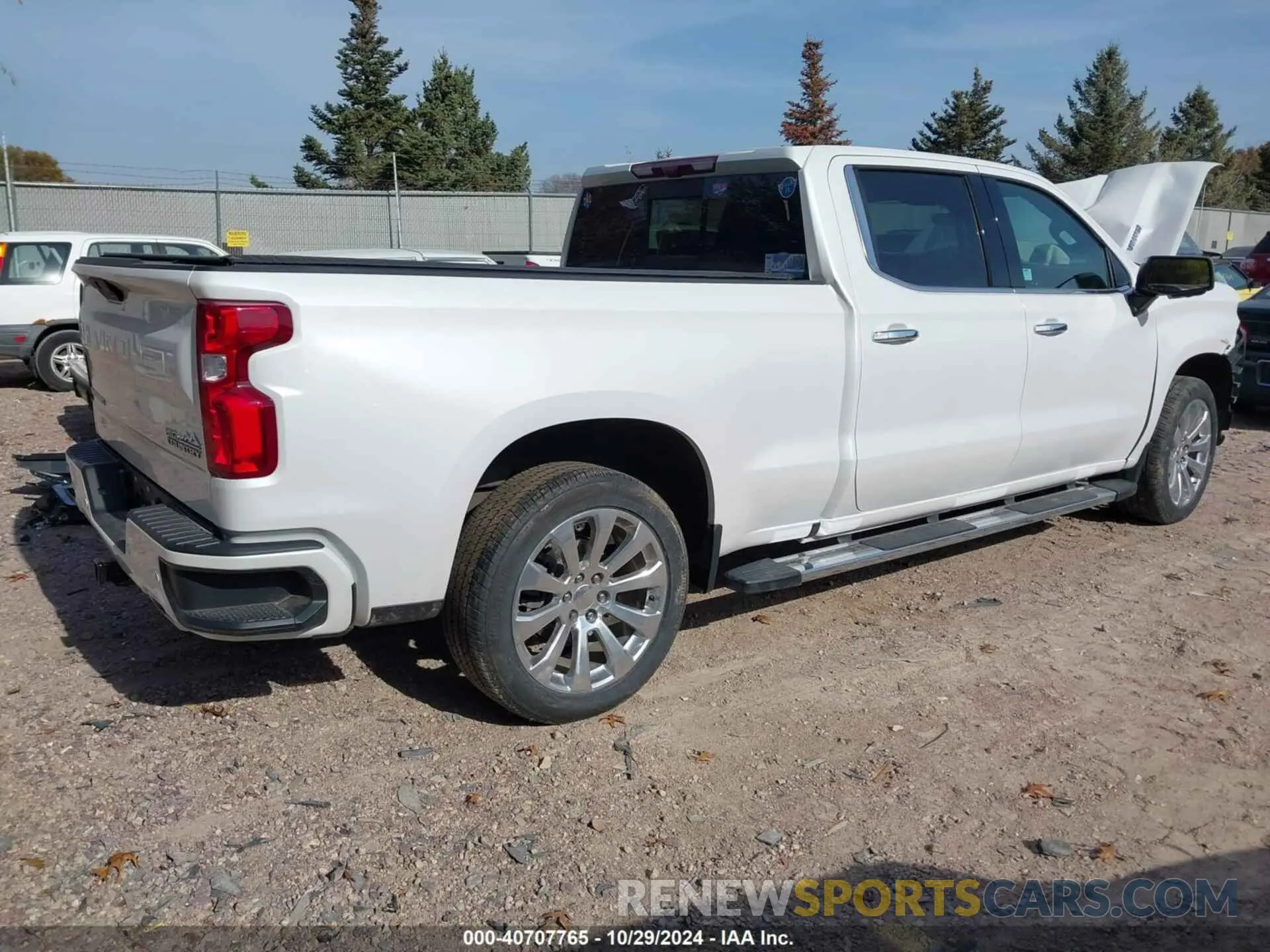 4 fotografías del automóvil dañado 1GCUYHET0MZ353142 CHEVROLET SILVERADO 1500 2021