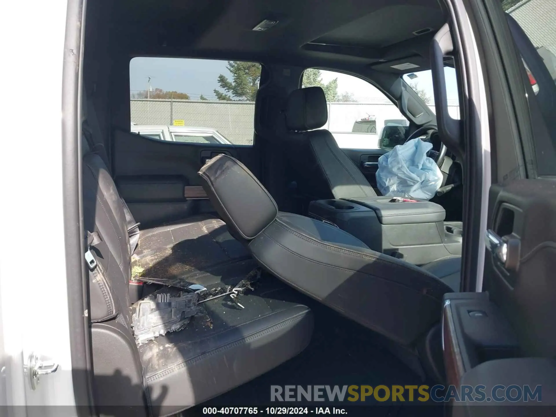 8 fotografías del automóvil dañado 1GCUYHET0MZ353142 CHEVROLET SILVERADO 1500 2021