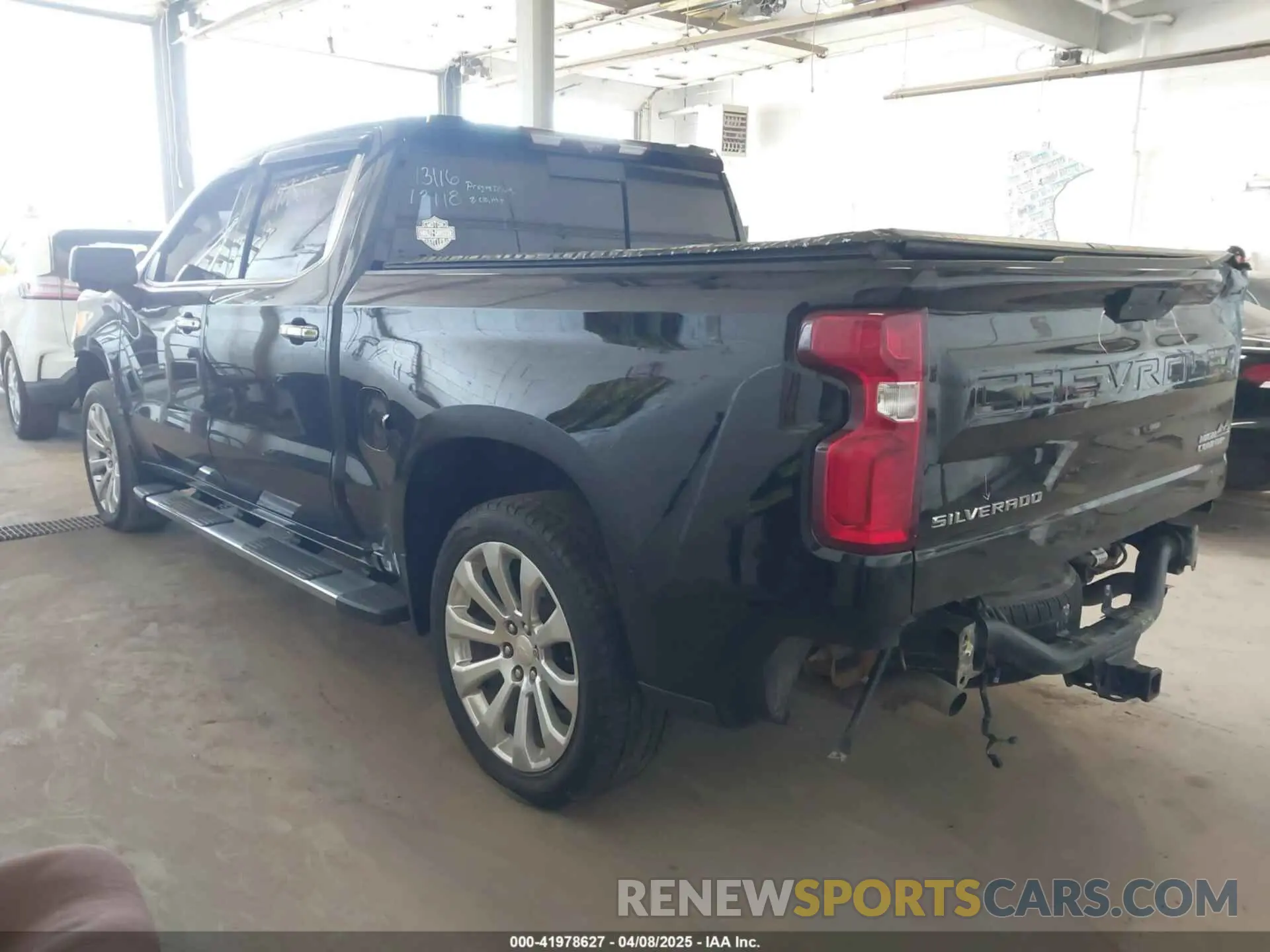 3 fotografías del automóvil dañado 1GCUYHET2MZ152925 CHEVROLET SILVERADO 1500 2021