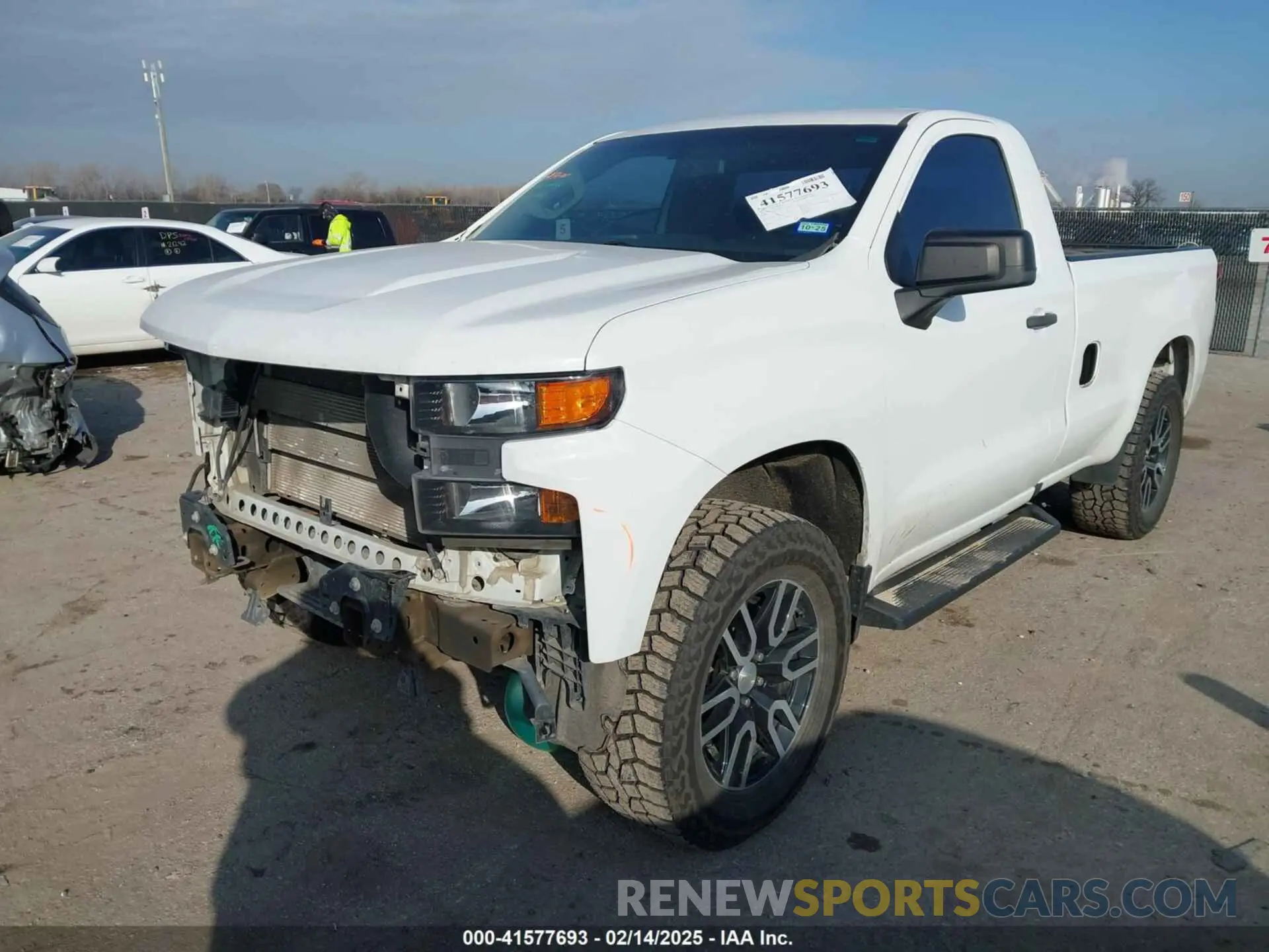 2 fotografías del automóvil dañado 3GCNWAEF4MG336162 CHEVROLET SILVERADO 1500 2021