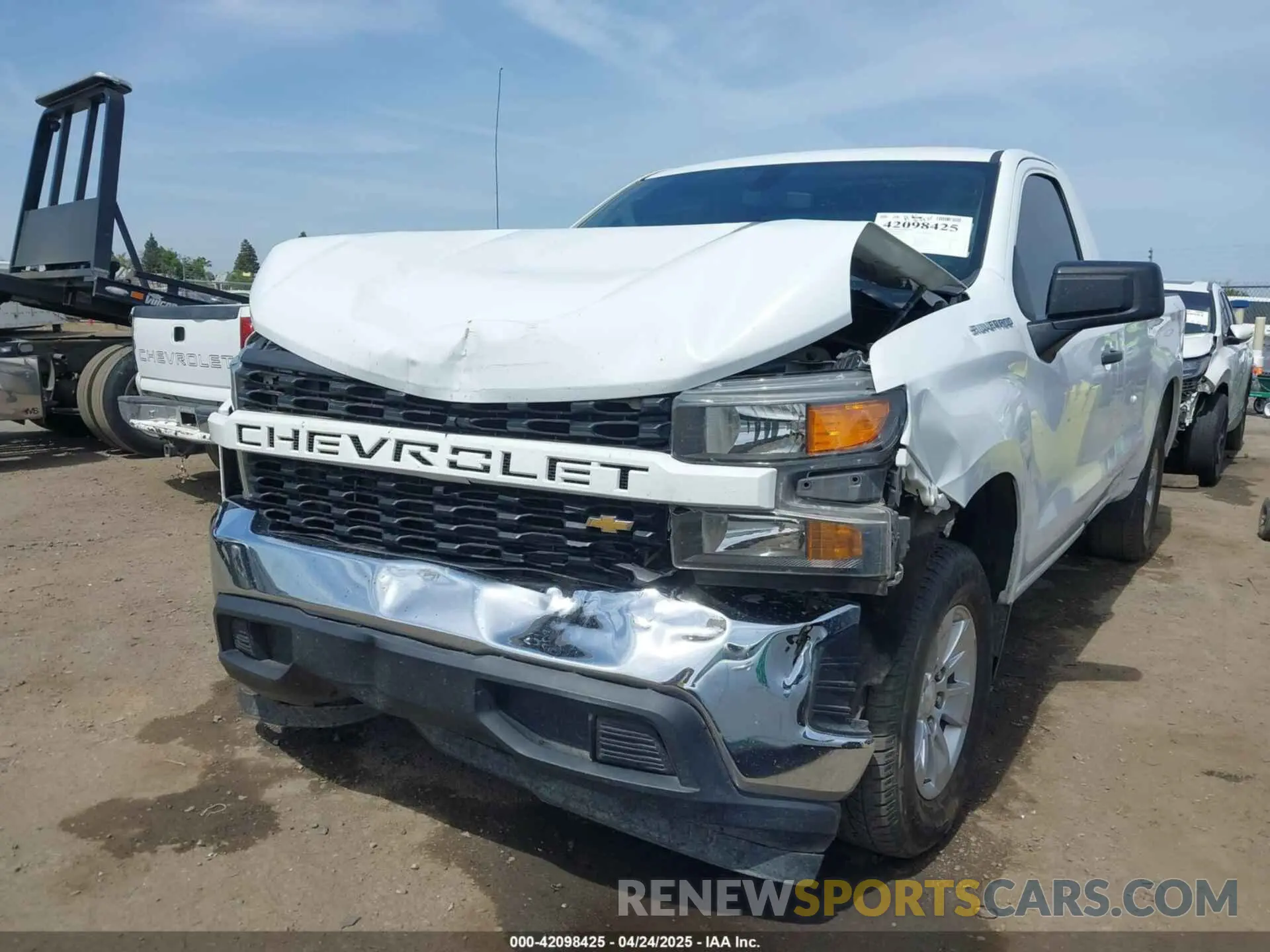 2 fotografías del automóvil dañado 3GCNWAEF8MG483830 CHEVROLET SILVERADO 1500 2021