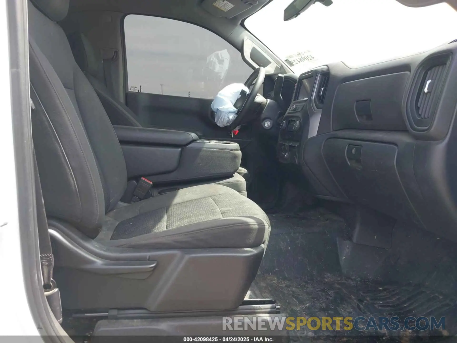 5 fotografías del automóvil dañado 3GCNWAEF8MG483830 CHEVROLET SILVERADO 1500 2021