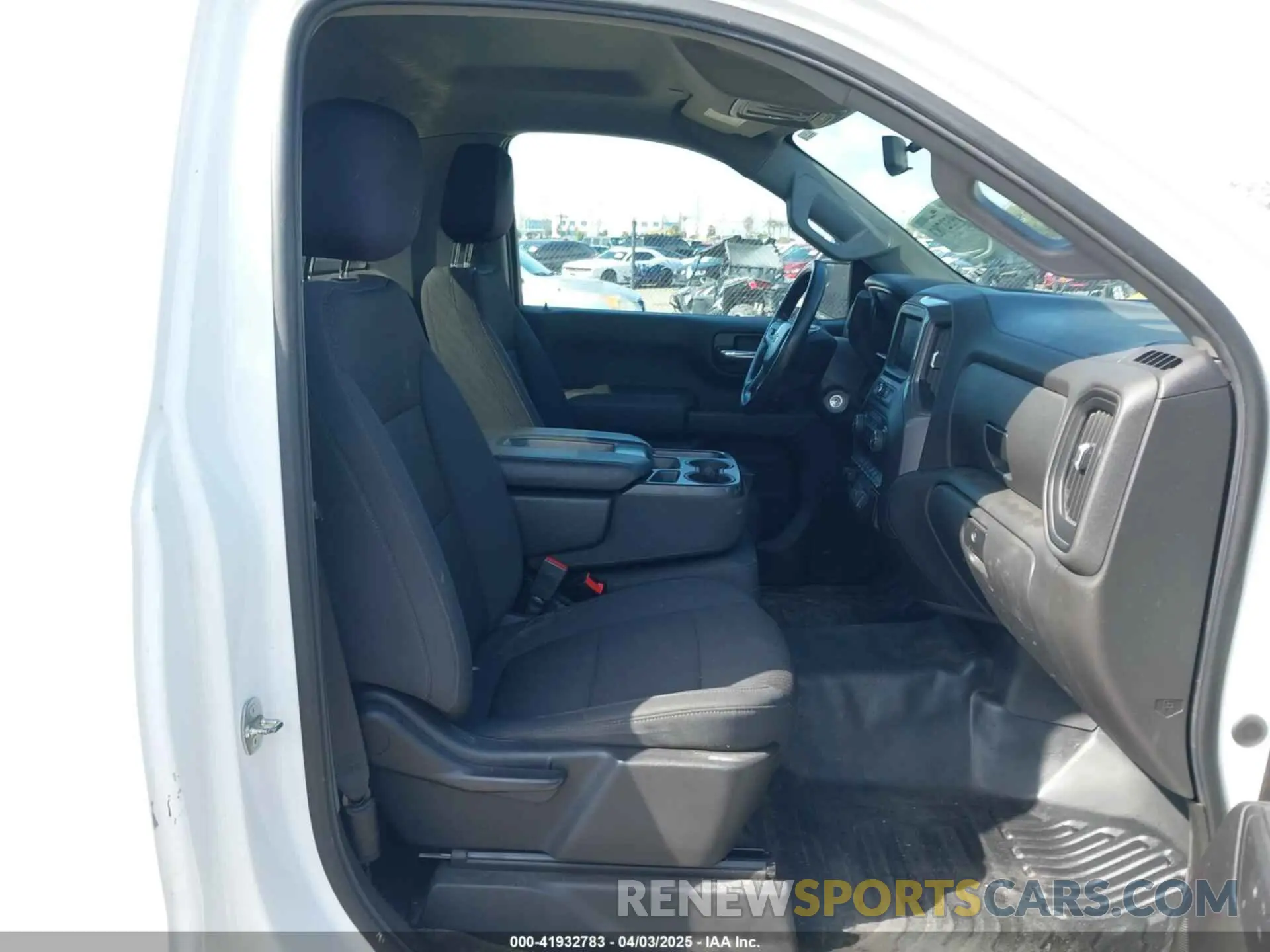 5 fotografías del automóvil dañado 3GCNWAEH5MG239795 CHEVROLET SILVERADO 1500 2021