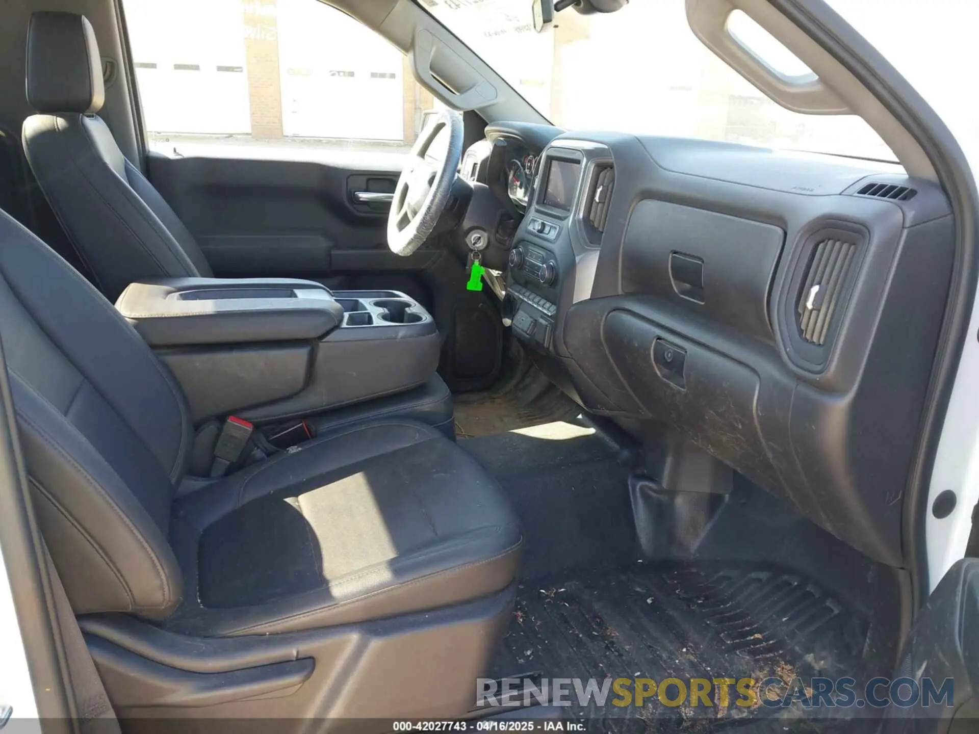 5 fotografías del automóvil dañado 3GCNWAEK3MG330737 CHEVROLET SILVERADO 1500 2021