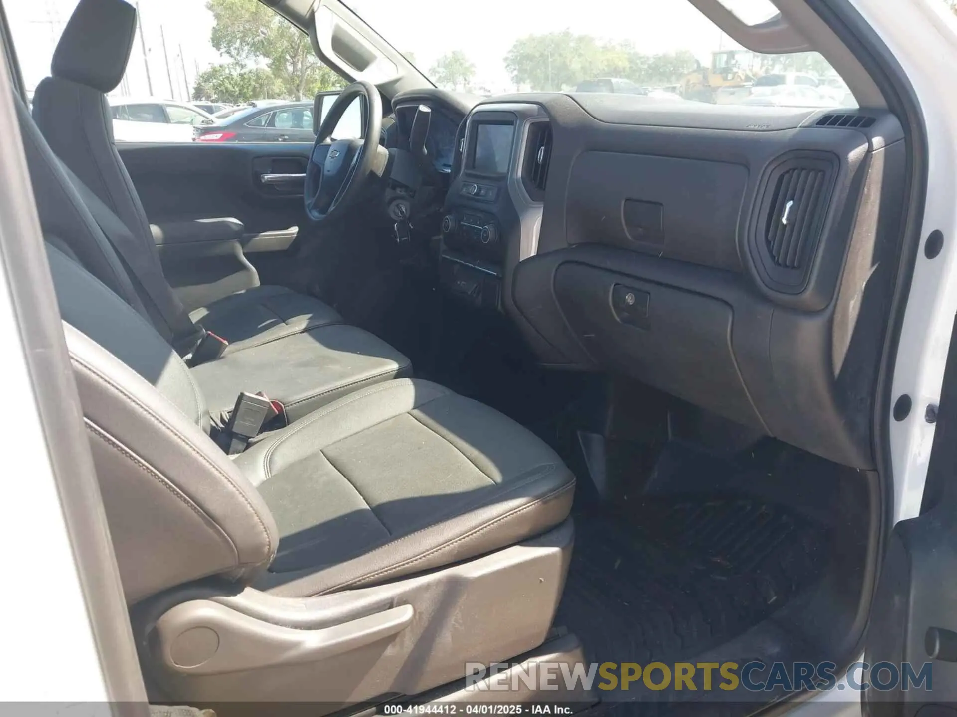 5 fotografías del automóvil dañado 3GCNYAEH1MG295419 CHEVROLET SILVERADO 1500 2021