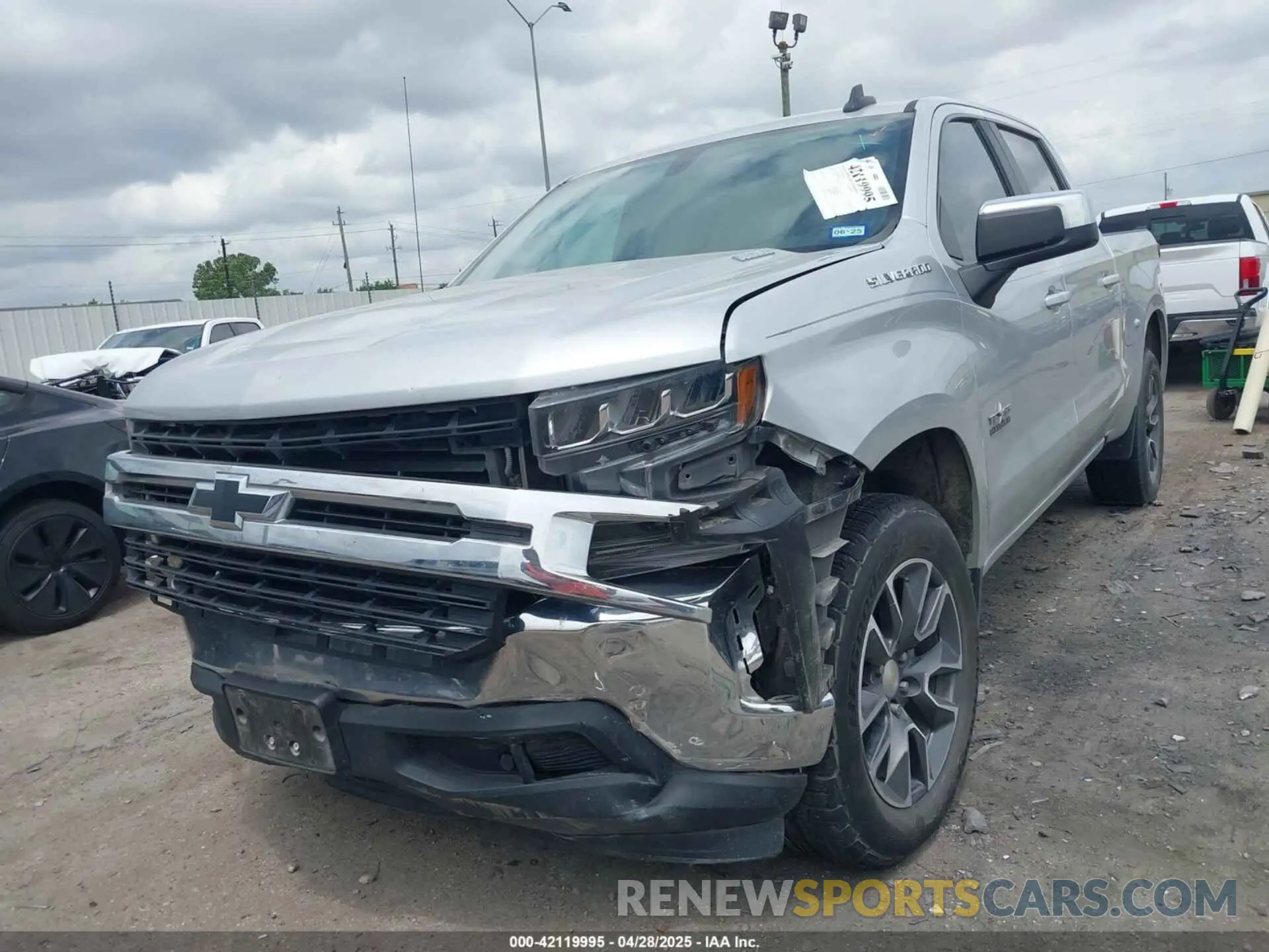 2 fotografías del automóvil dañado 3GCPWCET8MG104061 CHEVROLET SILVERADO 1500 2021