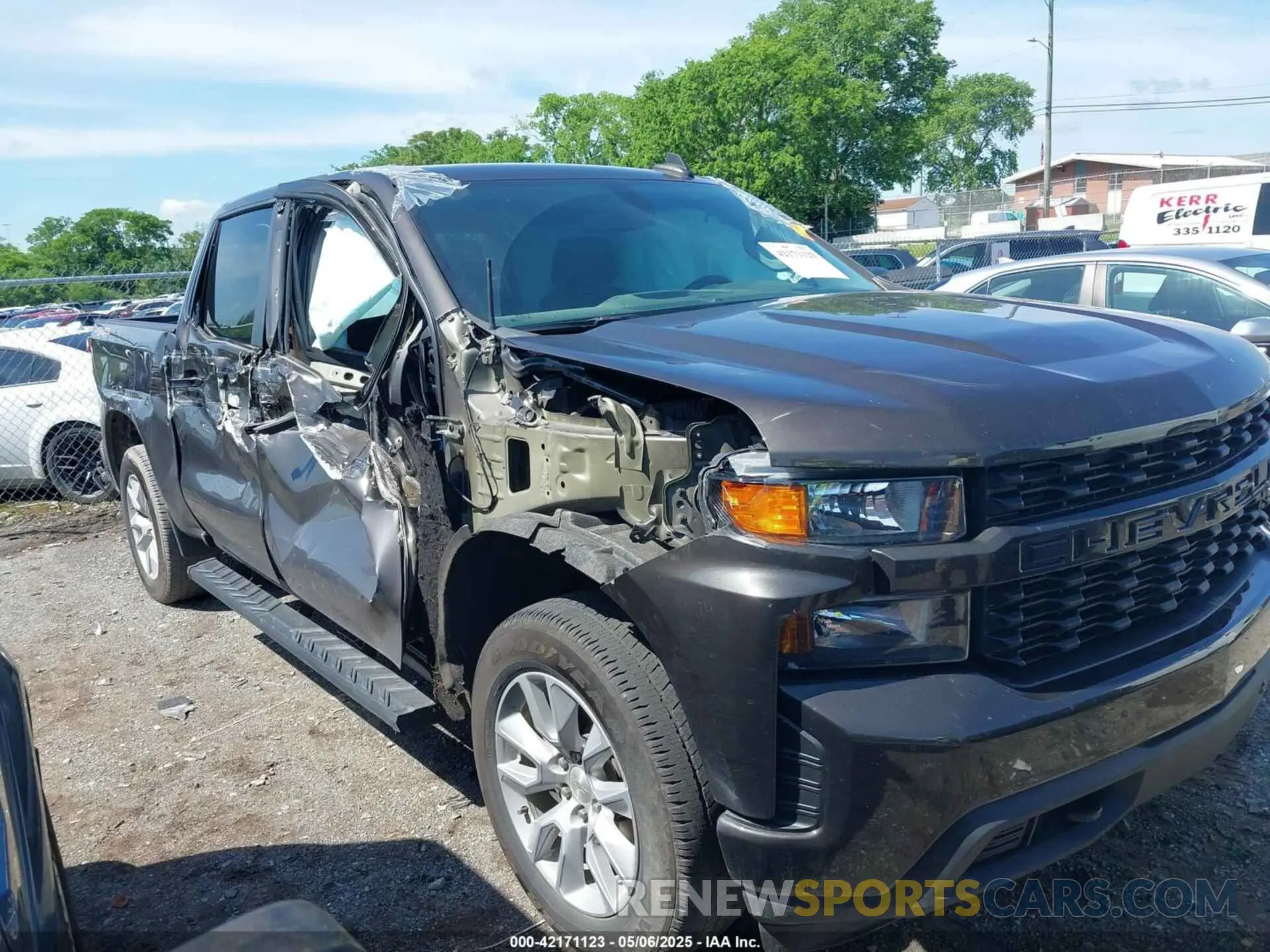 12 fotografías del automóvil dañado 3GCPYBEK5MG240529 CHEVROLET SILVERADO 1500 2021