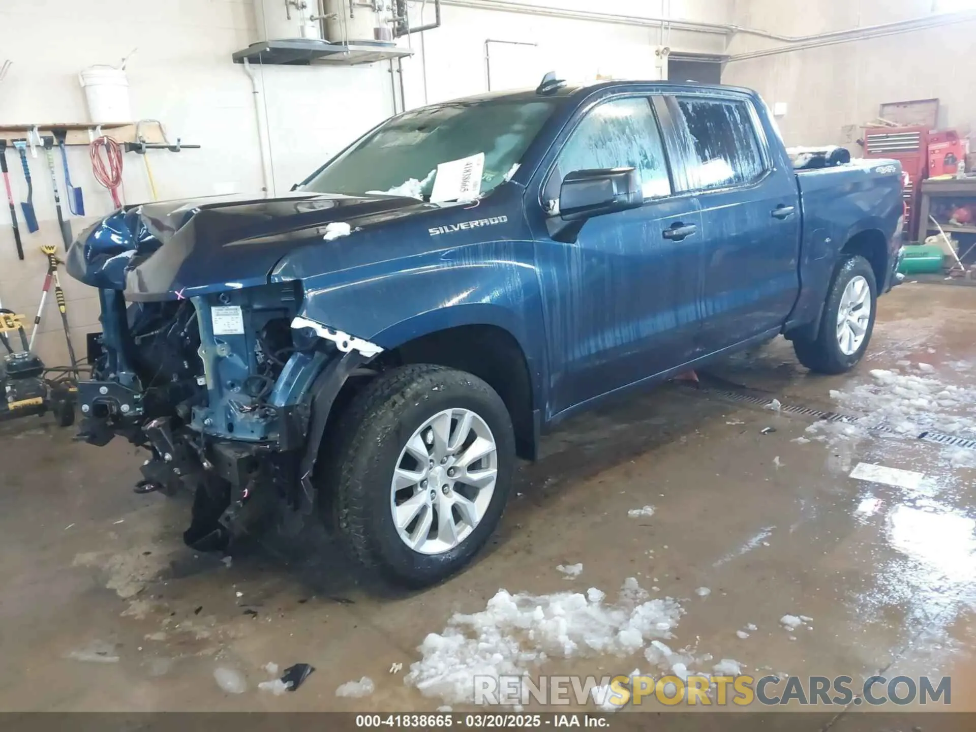2 fotografías del automóvil dañado 3GCPYBEKXMG240607 CHEVROLET SILVERADO 1500 2021