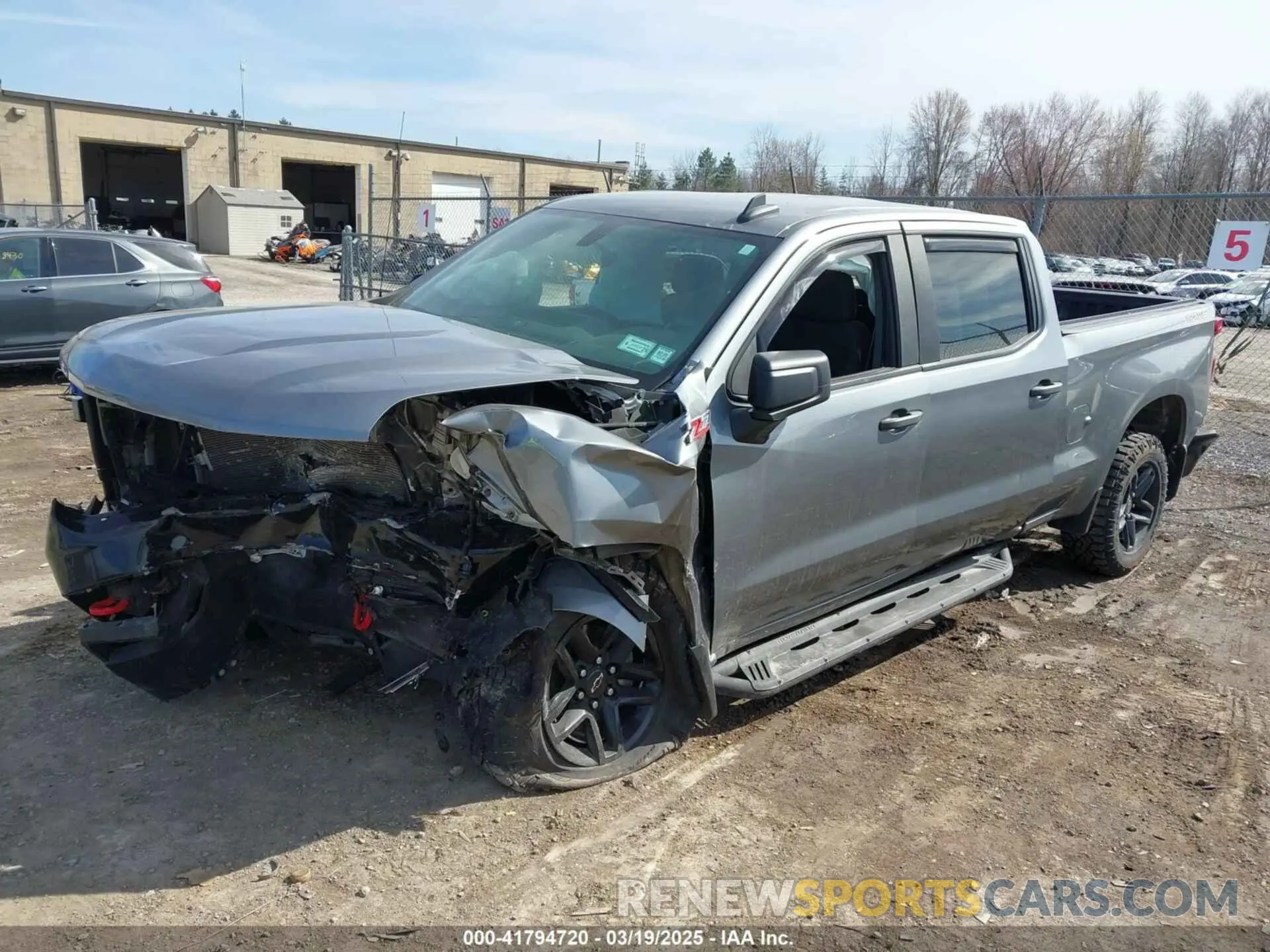 2 fotografías del automóvil dañado 3GCPYCEH9MG146079 CHEVROLET SILVERADO 1500 2021
