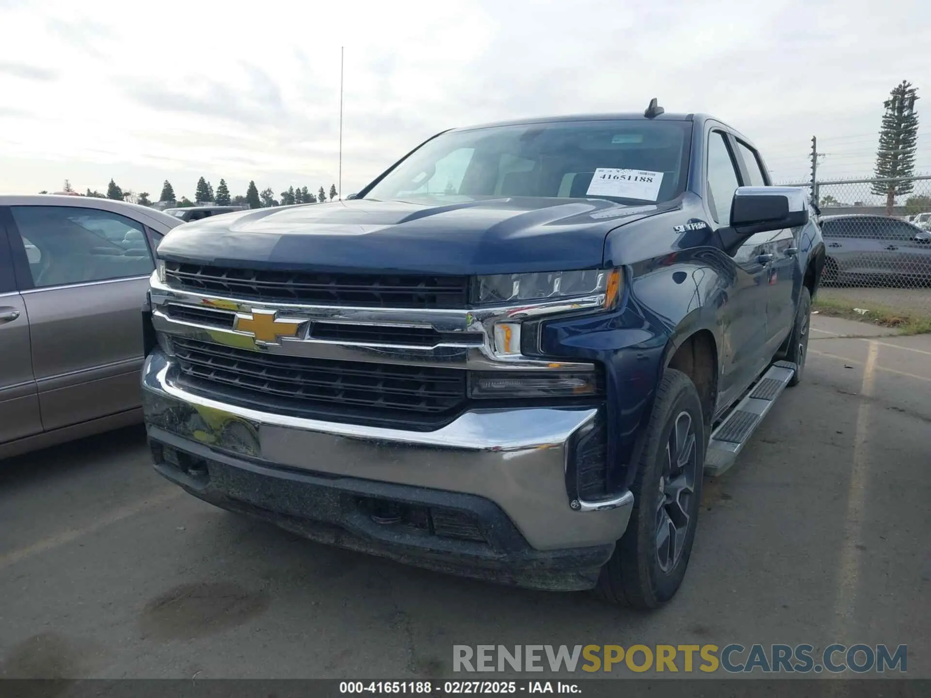 2 fotografías del automóvil dañado 3GCPYDEK5MG401179 CHEVROLET SILVERADO 1500 2021