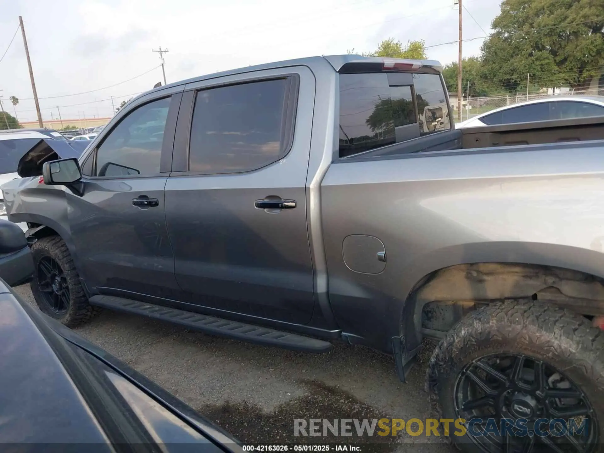 14 fotografías del automóvil dañado 3GCPYFEDXMG213626 CHEVROLET SILVERADO 1500 2021