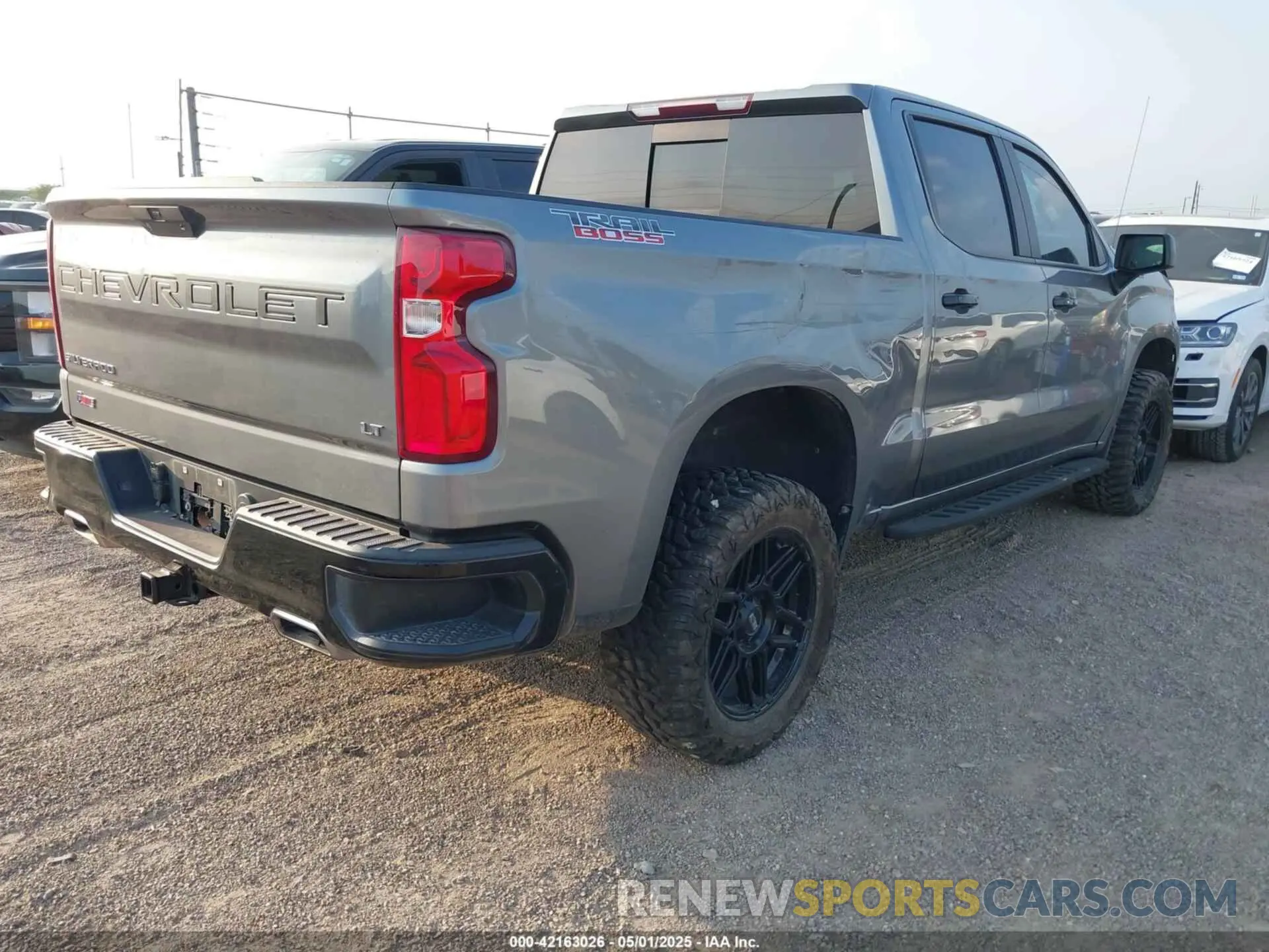 4 fotografías del automóvil dañado 3GCPYFEDXMG213626 CHEVROLET SILVERADO 1500 2021