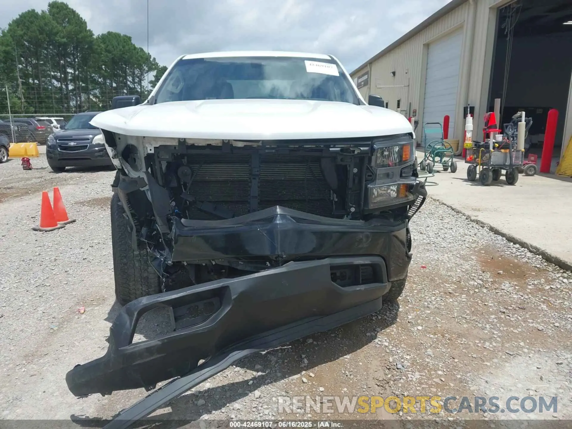 13 fotografías del automóvil dañado 3GCUYAEF9MG208330 CHEVROLET SILVERADO 1500 2021