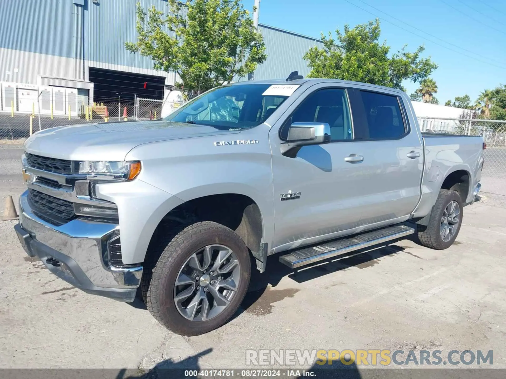 2 fotografías del automóvil dañado 3GCUYDED0MG380519 CHEVROLET SILVERADO 1500 2021