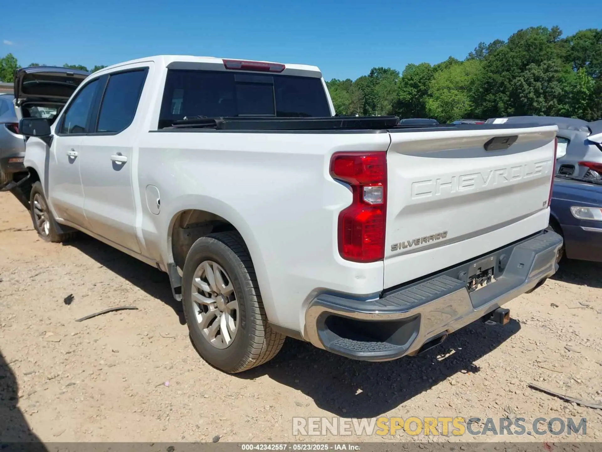 3 fotografías del automóvil dañado 3GCUYDED2MG226930 CHEVROLET SILVERADO 1500 2021
