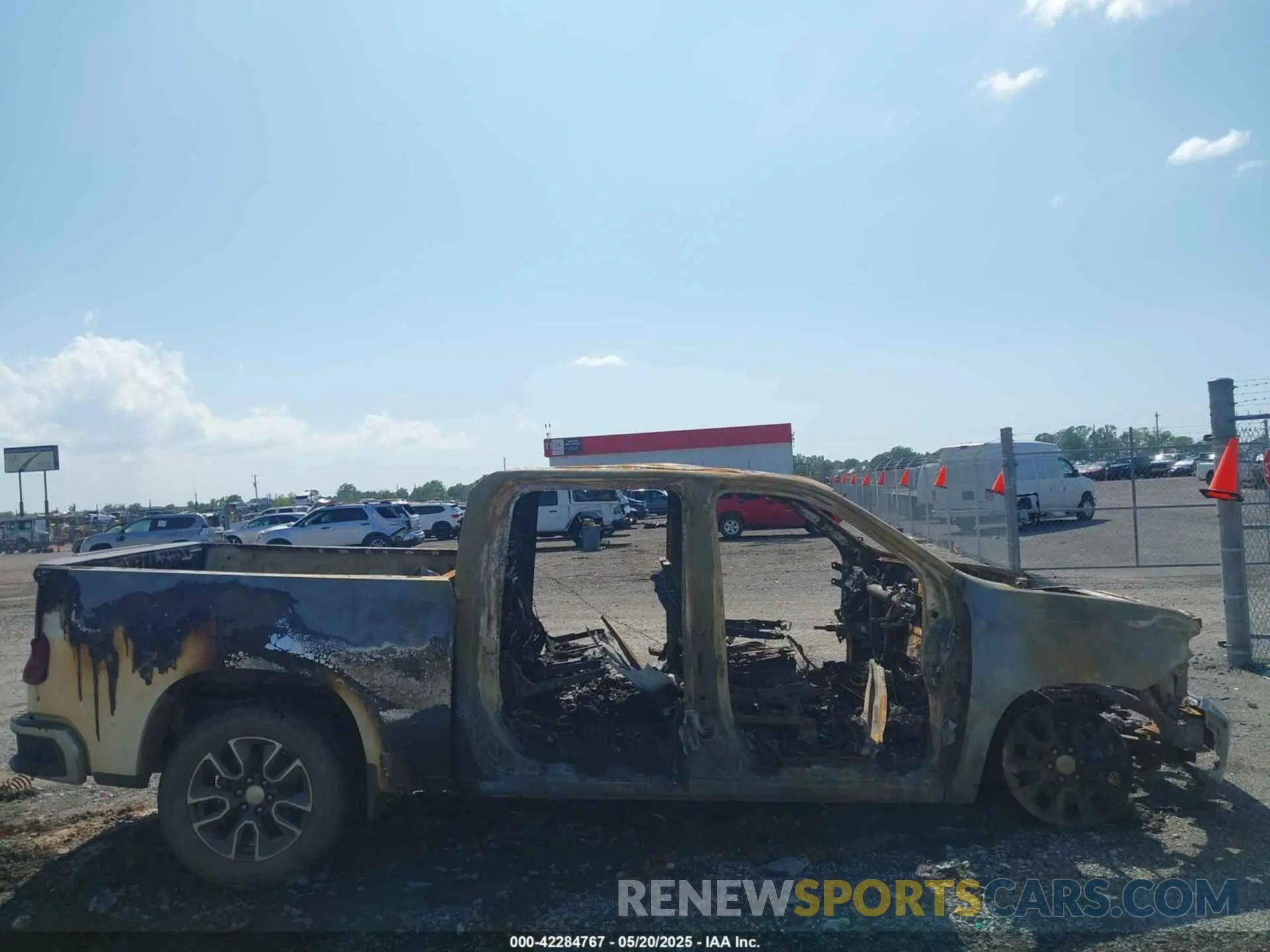 11 fotografías del automóvil dañado 3GCUYDED9MG172722 CHEVROLET SILVERADO 1500 2021