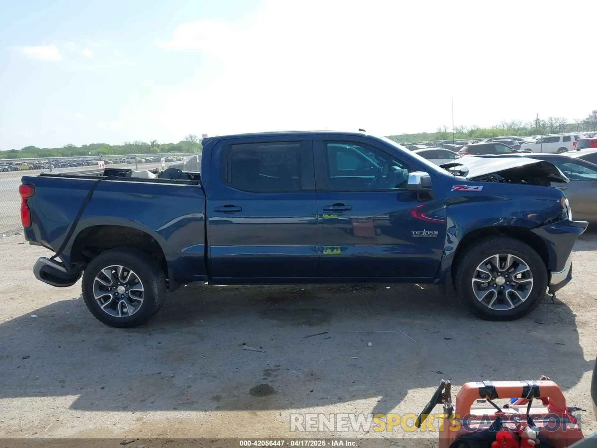 12 fotografías del automóvil dañado 3GCUYDEDXMG111217 CHEVROLET SILVERADO 1500 2021