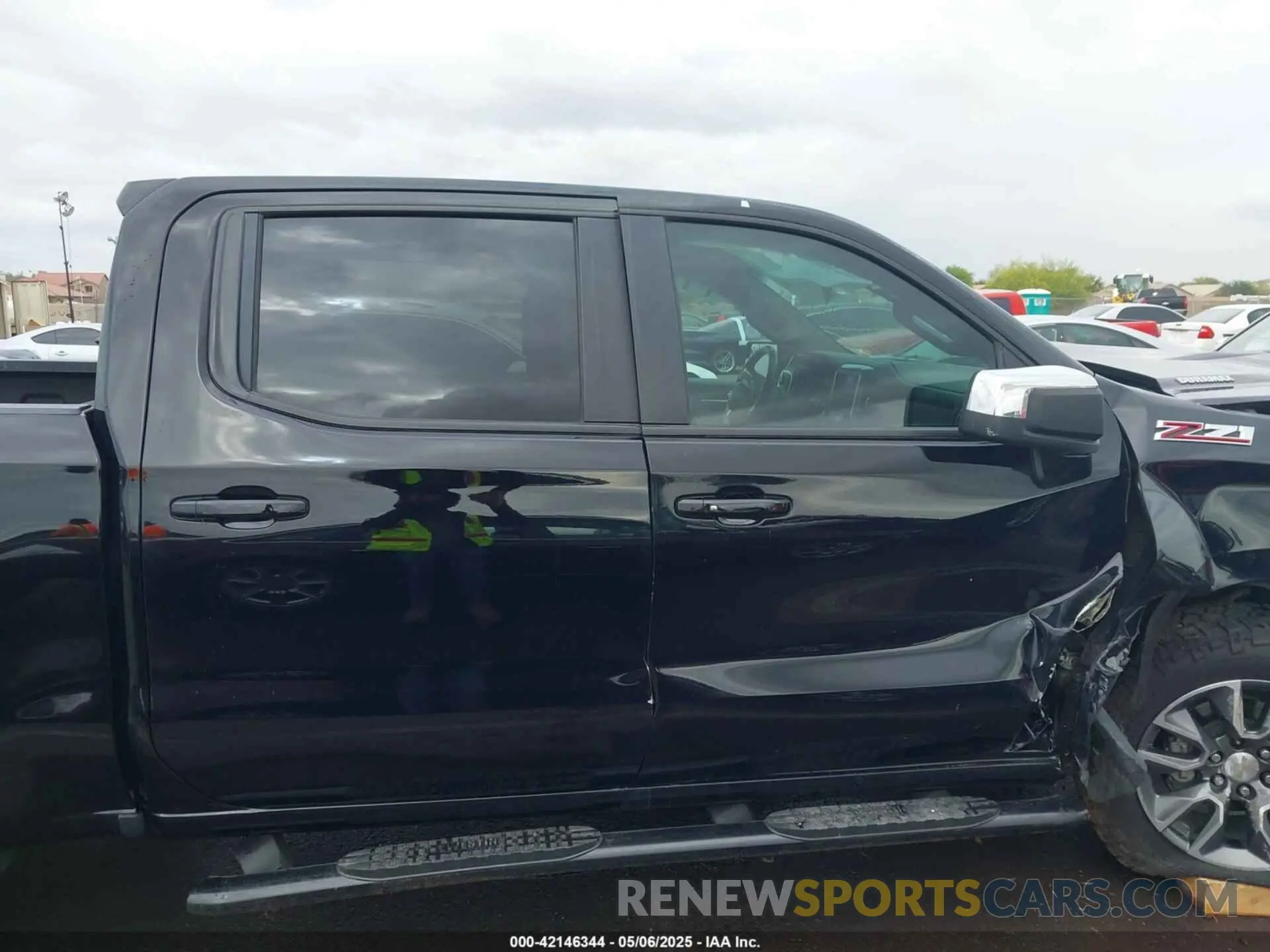 13 fotografías del automóvil dañado 3GCUYDET1MG141861 CHEVROLET SILVERADO 1500 2021