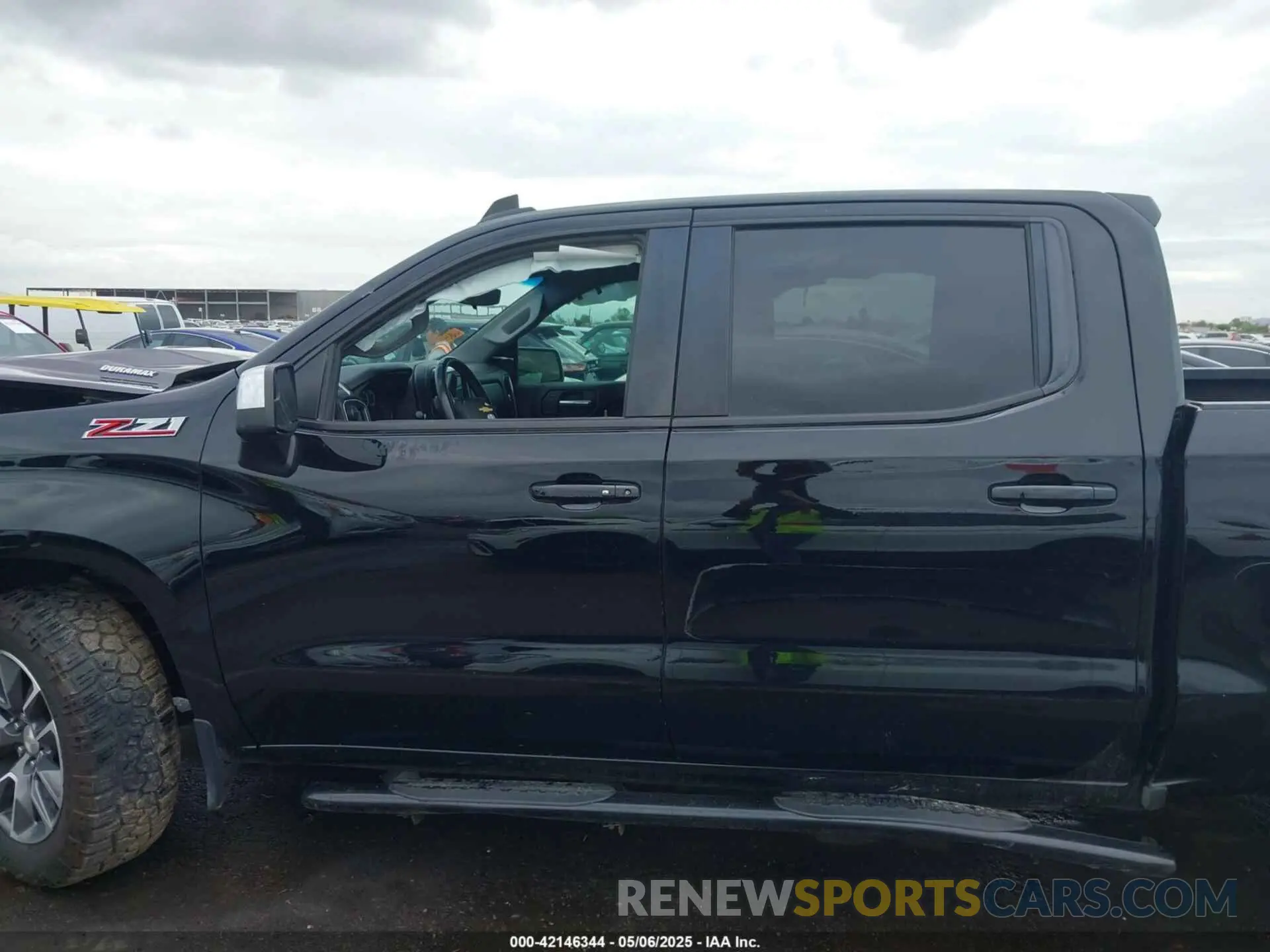 14 fotografías del automóvil dañado 3GCUYDET1MG141861 CHEVROLET SILVERADO 1500 2021
