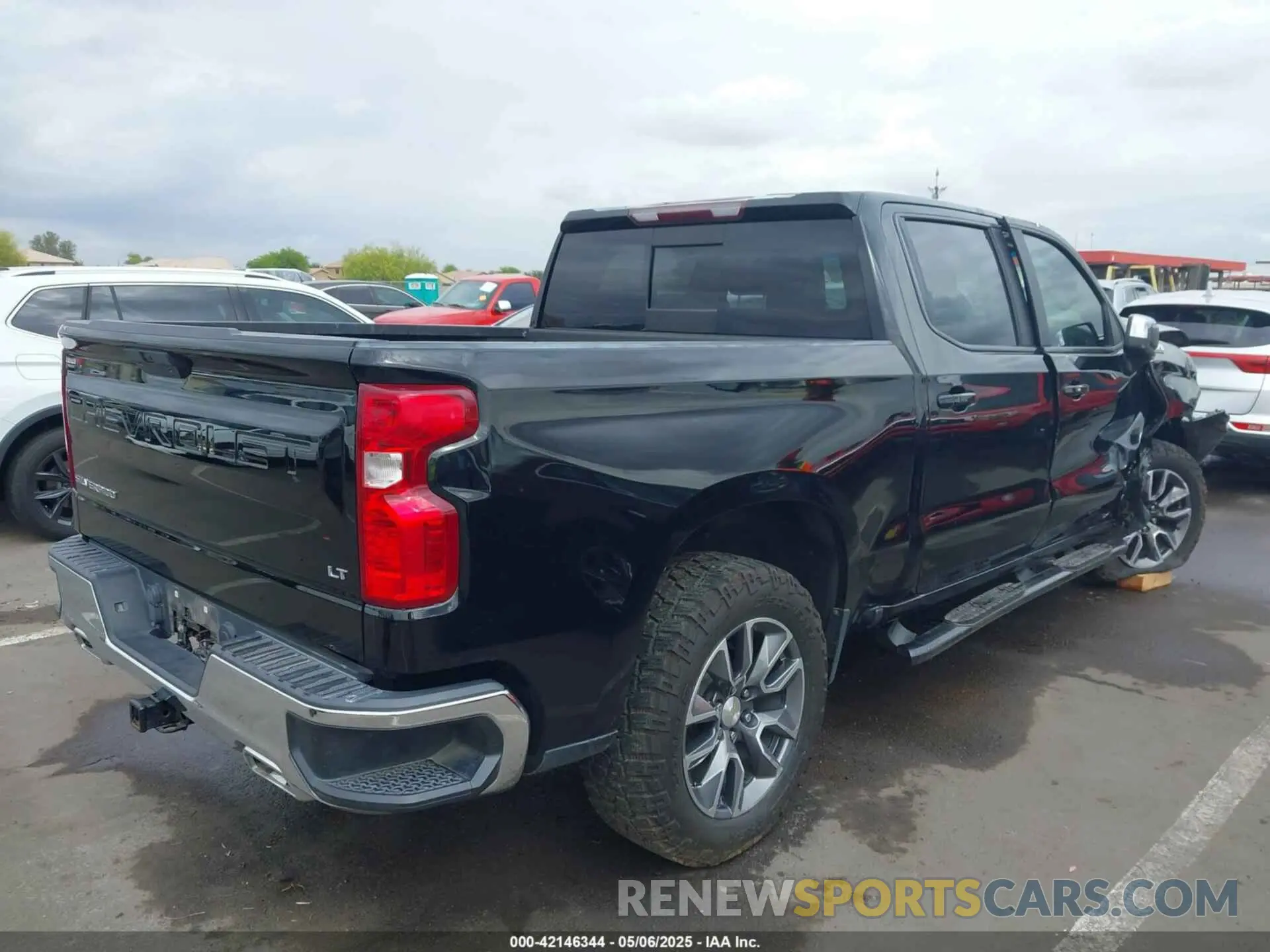 4 fotografías del automóvil dañado 3GCUYDET1MG141861 CHEVROLET SILVERADO 1500 2021