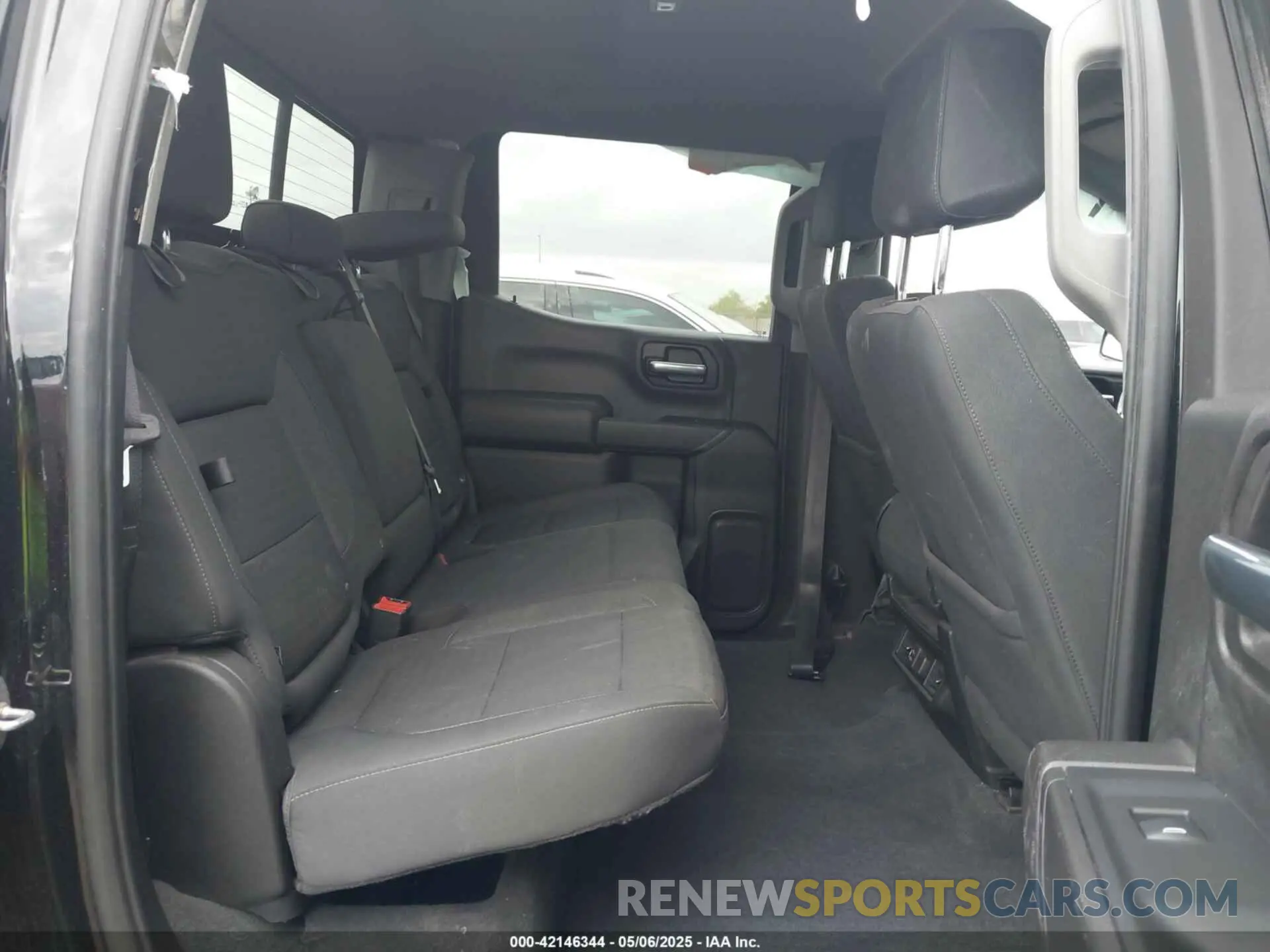 8 fotografías del automóvil dañado 3GCUYDET1MG141861 CHEVROLET SILVERADO 1500 2021