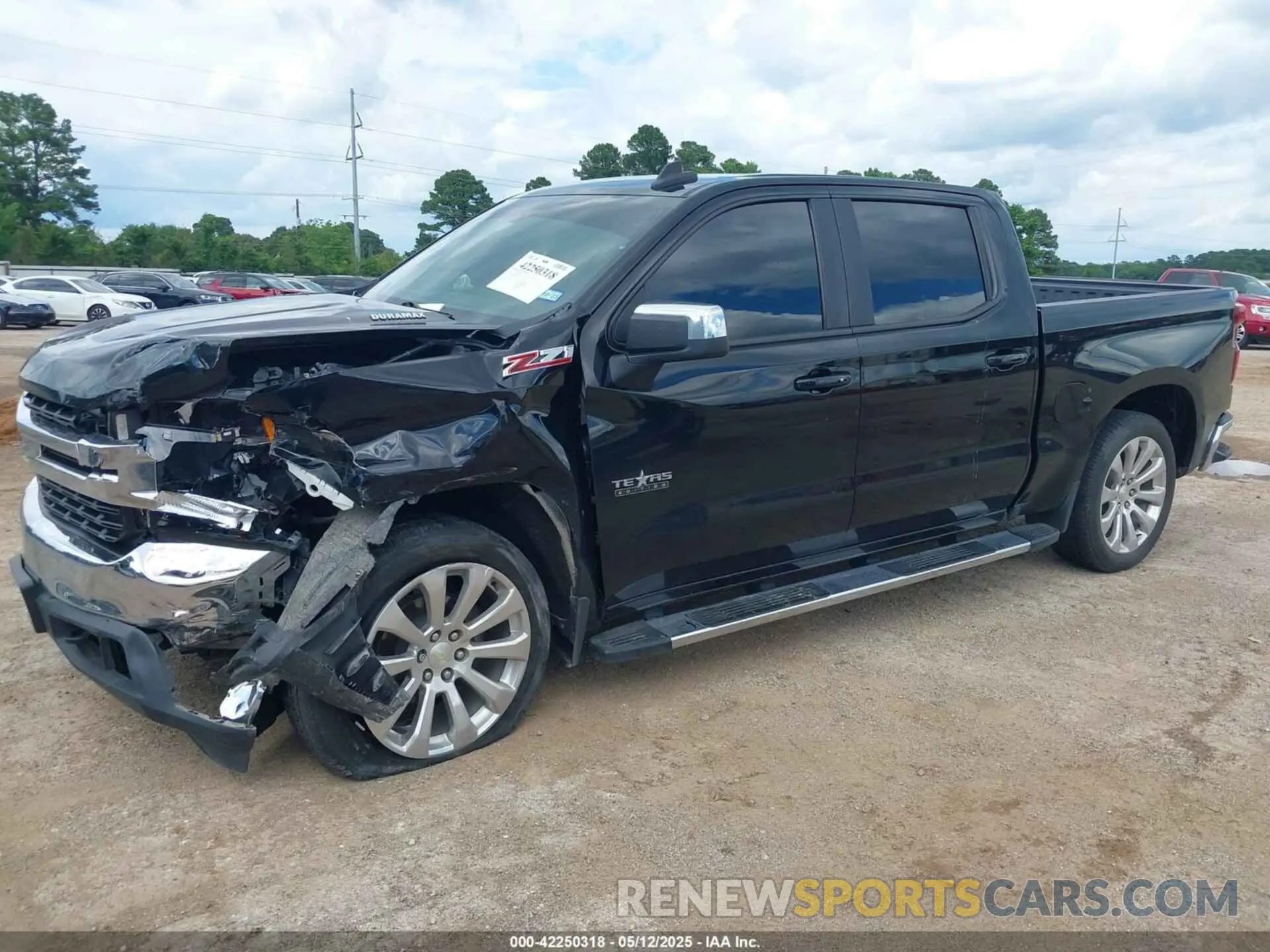 2 fotografías del automóvil dañado 3GCUYDET8MG180463 CHEVROLET SILVERADO 1500 2021