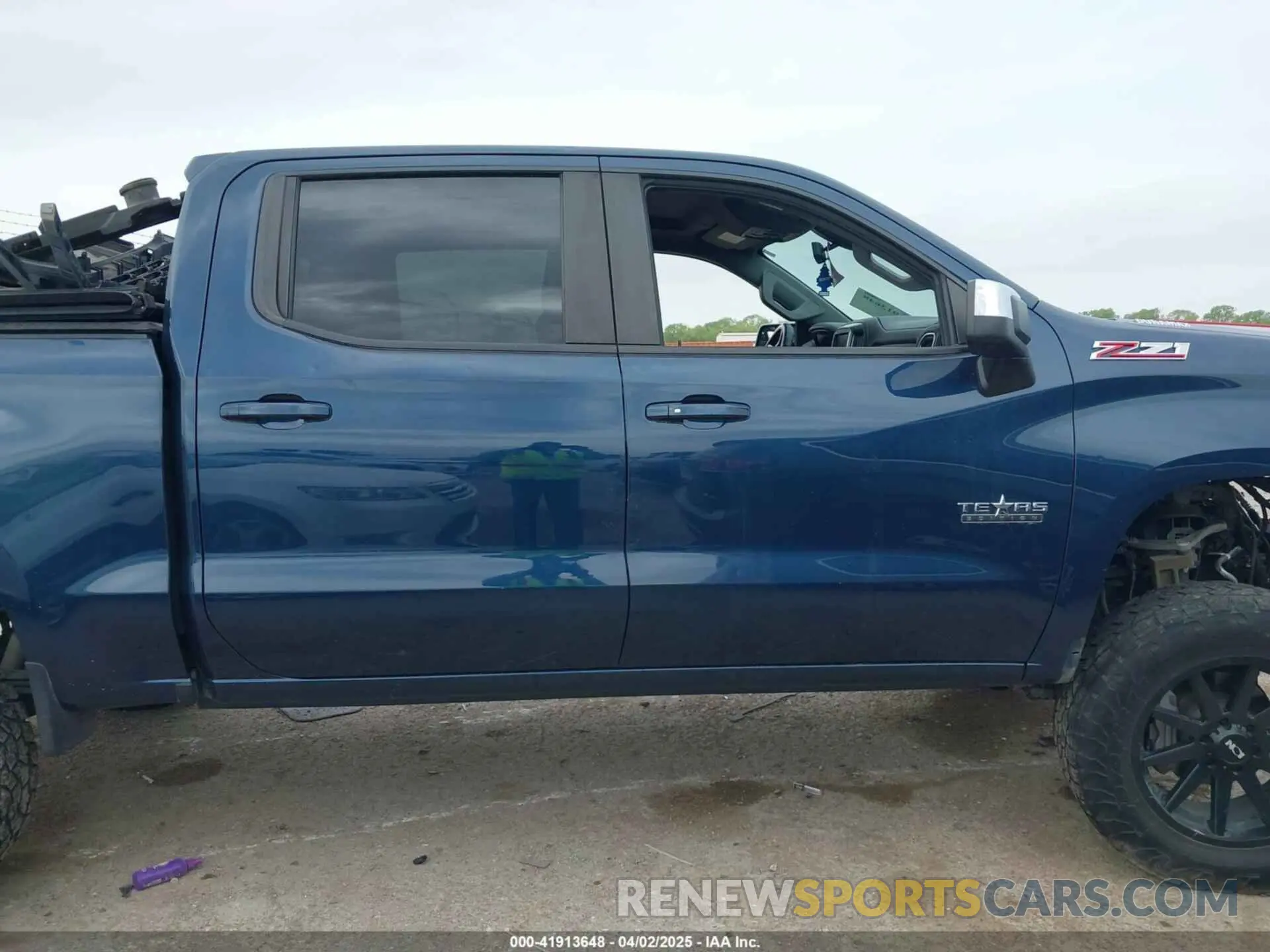 13 fotografías del automóvil dañado 3GCUYDET9MG190077 CHEVROLET SILVERADO 1500 2021