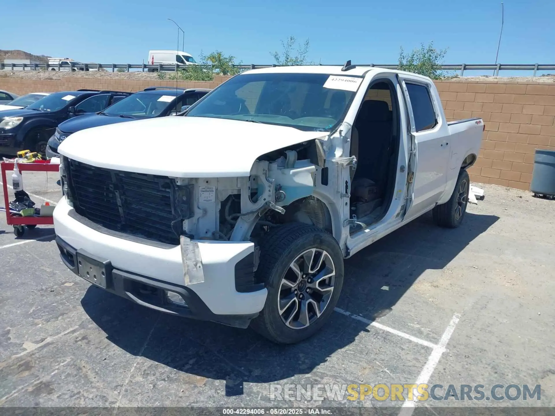2 fotografías del automóvil dañado 3GCUYEED2MG182658 CHEVROLET SILVERADO 1500 2021
