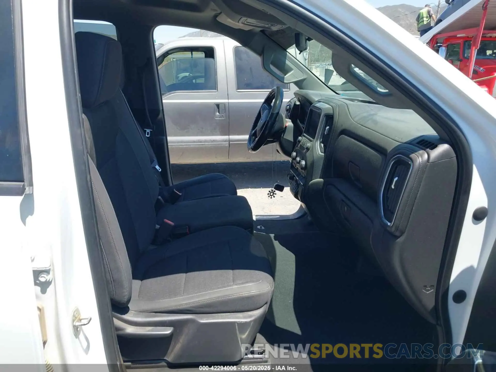 5 fotografías del automóvil dañado 3GCUYEED2MG182658 CHEVROLET SILVERADO 1500 2021