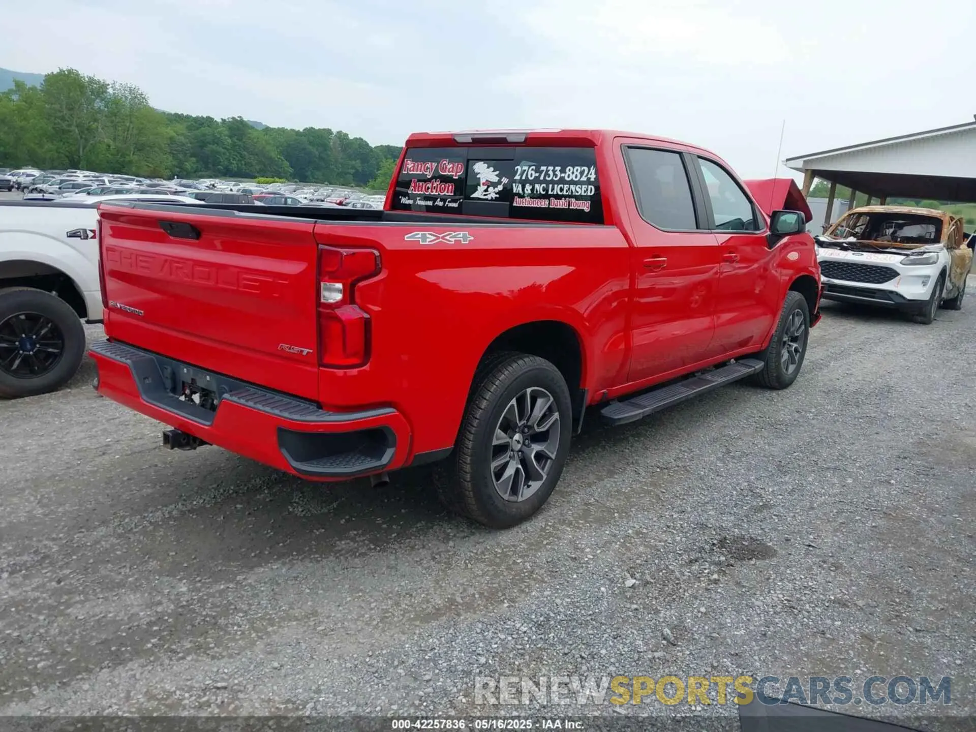 4 fotografías del automóvil dañado 3GCUYEEDXMG230939 CHEVROLET SILVERADO 1500 2021