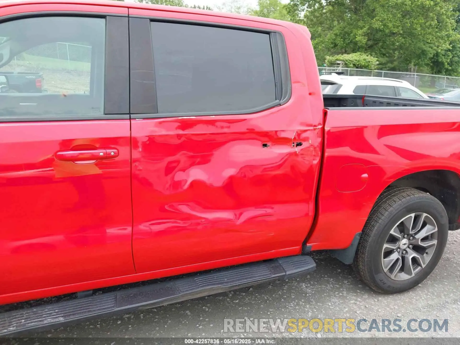 6 fotografías del automóvil dañado 3GCUYEEDXMG230939 CHEVROLET SILVERADO 1500 2021