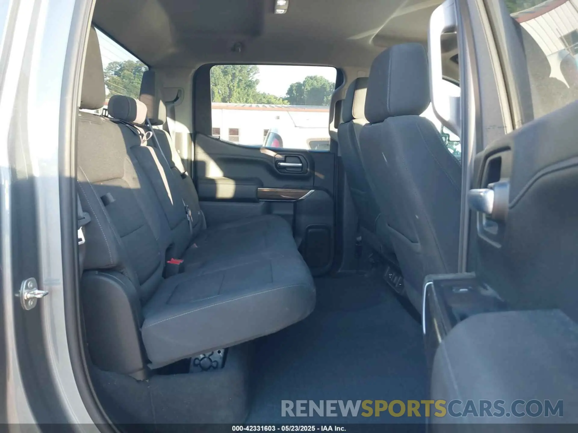 8 fotografías del automóvil dañado 3GCUYEET3MG115882 CHEVROLET SILVERADO 1500 2021