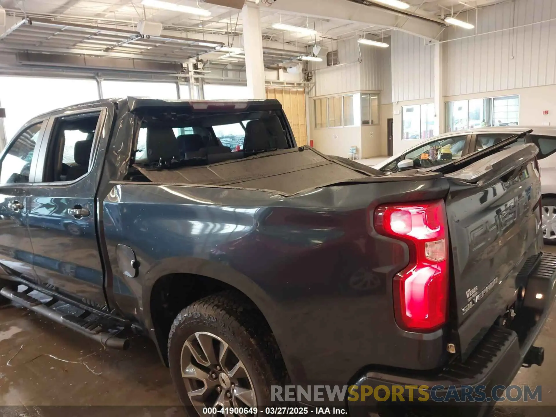 19 fotografías del automóvil dañado 3GCUYEET6MG165532 CHEVROLET SILVERADO 1500 2021