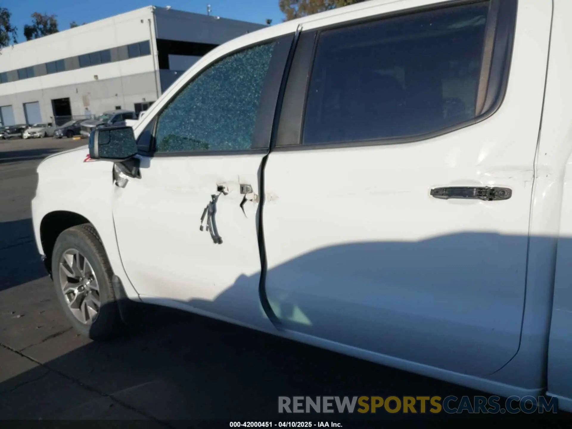 15 fotografías del automóvil dañado 3GCUYEET6MG194383 CHEVROLET SILVERADO 1500 2021