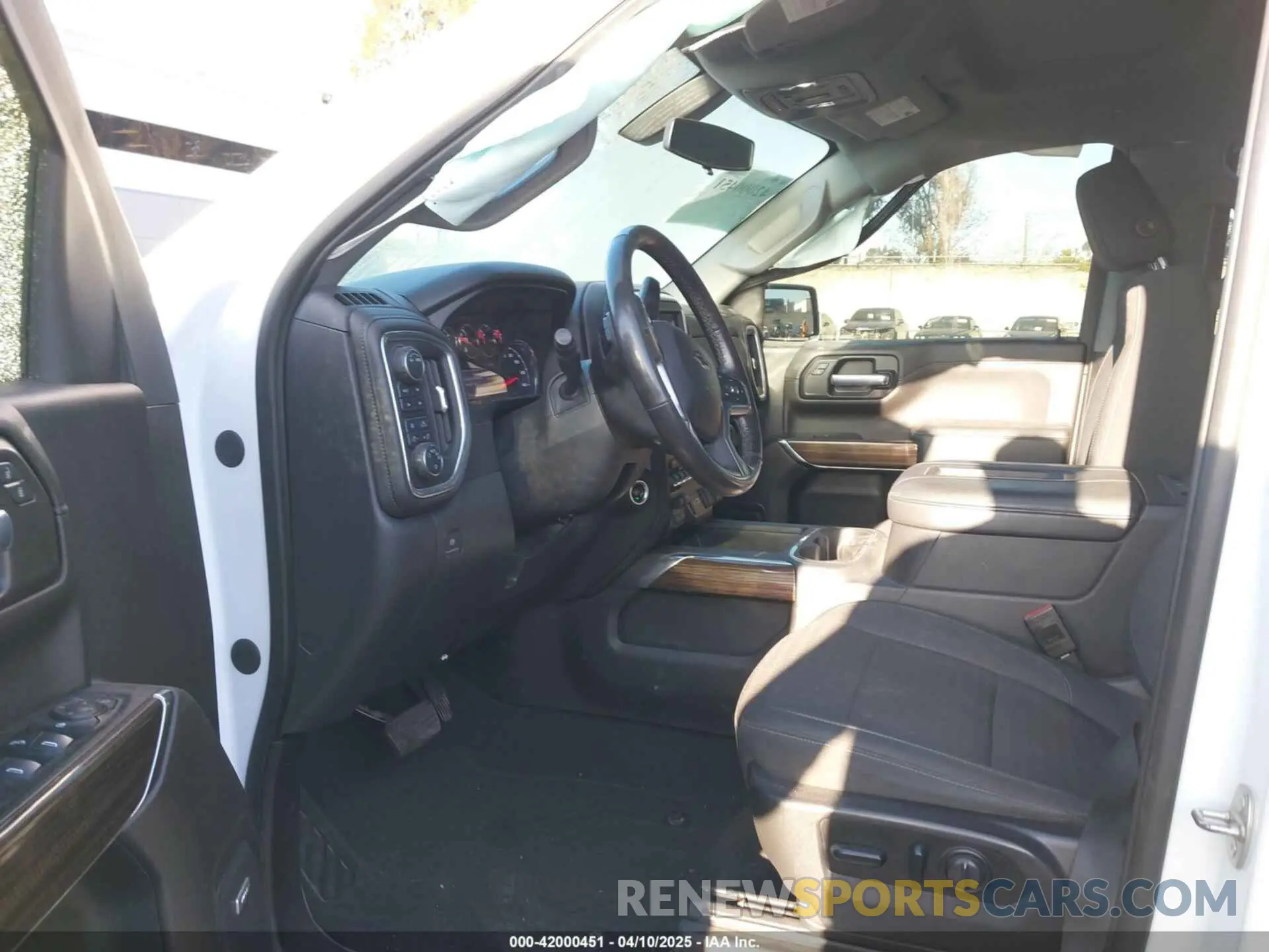 19 fotografías del automóvil dañado 3GCUYEET6MG194383 CHEVROLET SILVERADO 1500 2021