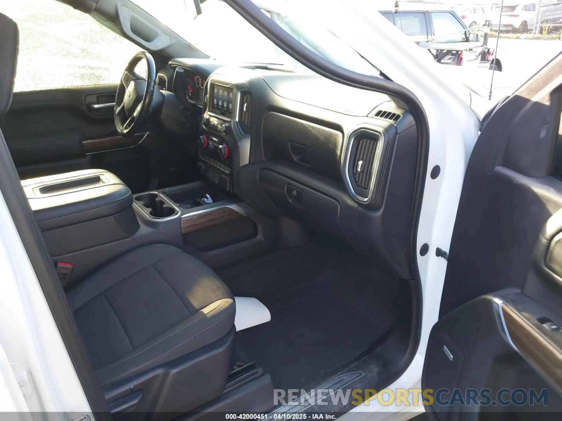 5 fotografías del automóvil dañado 3GCUYEET6MG194383 CHEVROLET SILVERADO 1500 2021